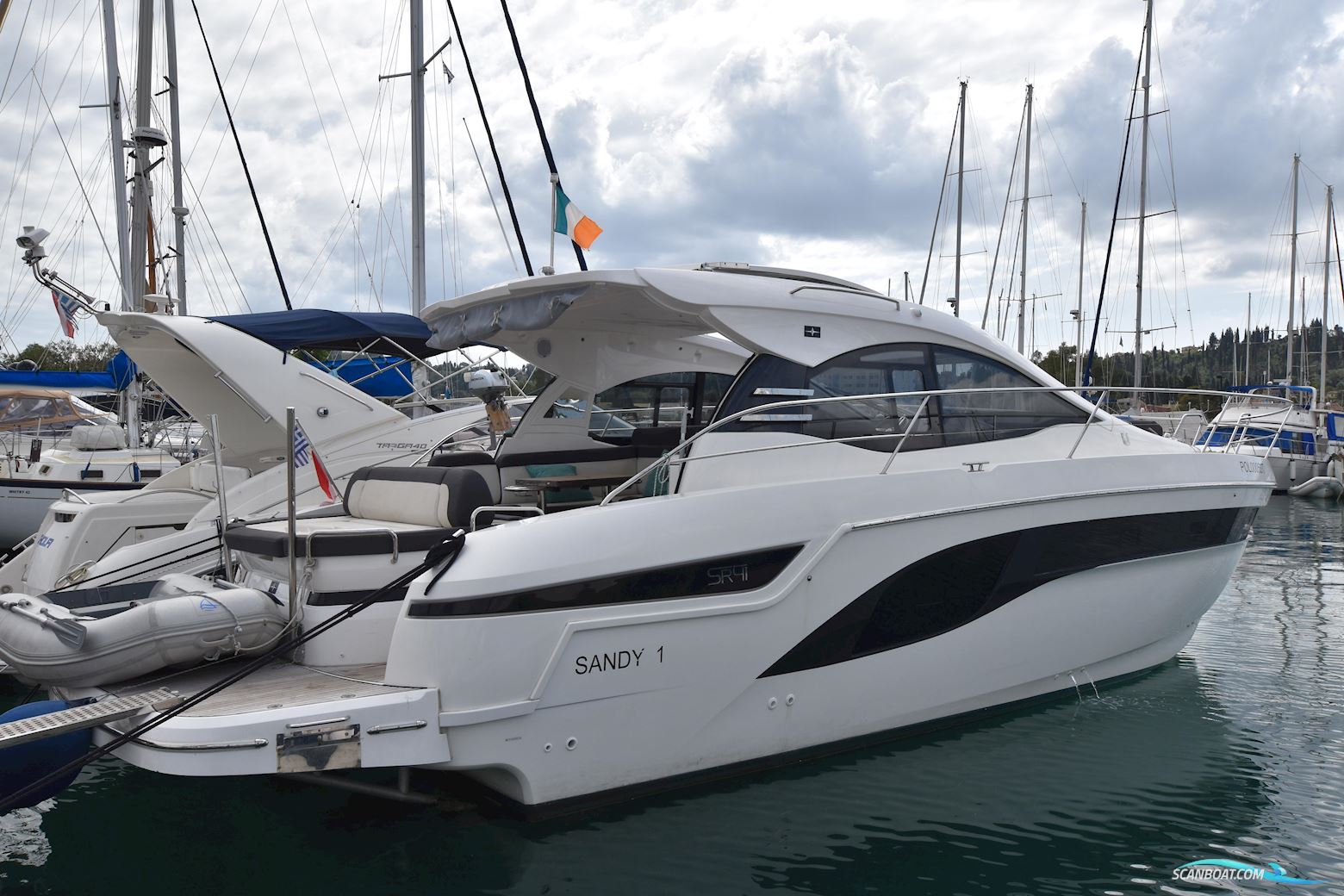 Bavaria SR41 Motorbåt 2021, med Volvo Penta D4's motor, Grekland