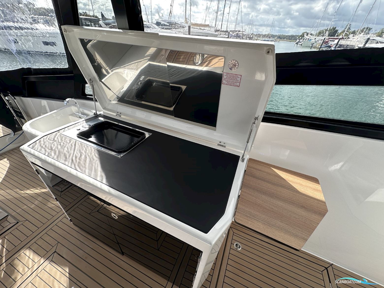 Bavaria Vida 33 Hard Top