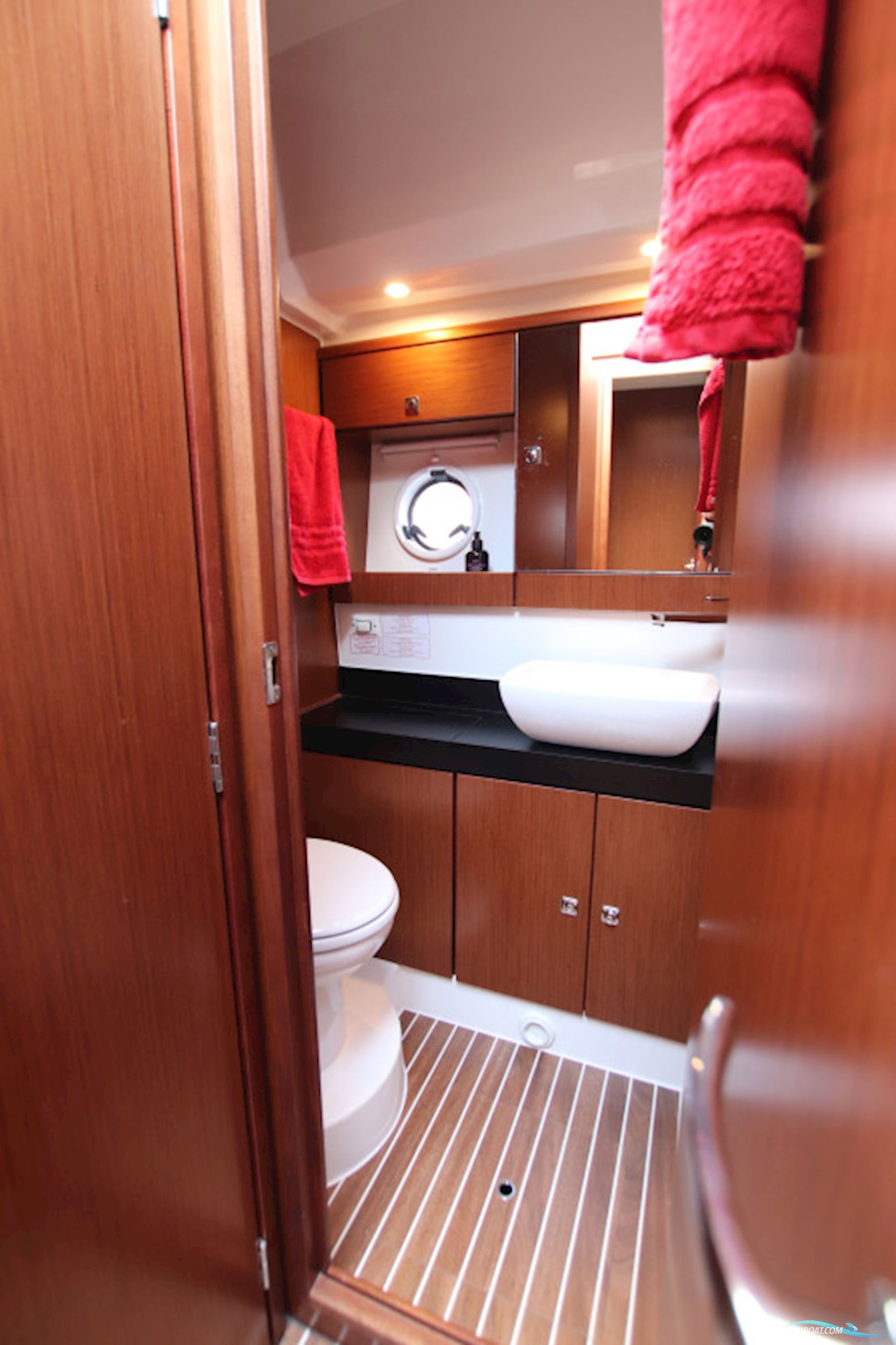 Bavaria Viertes 420 Fly