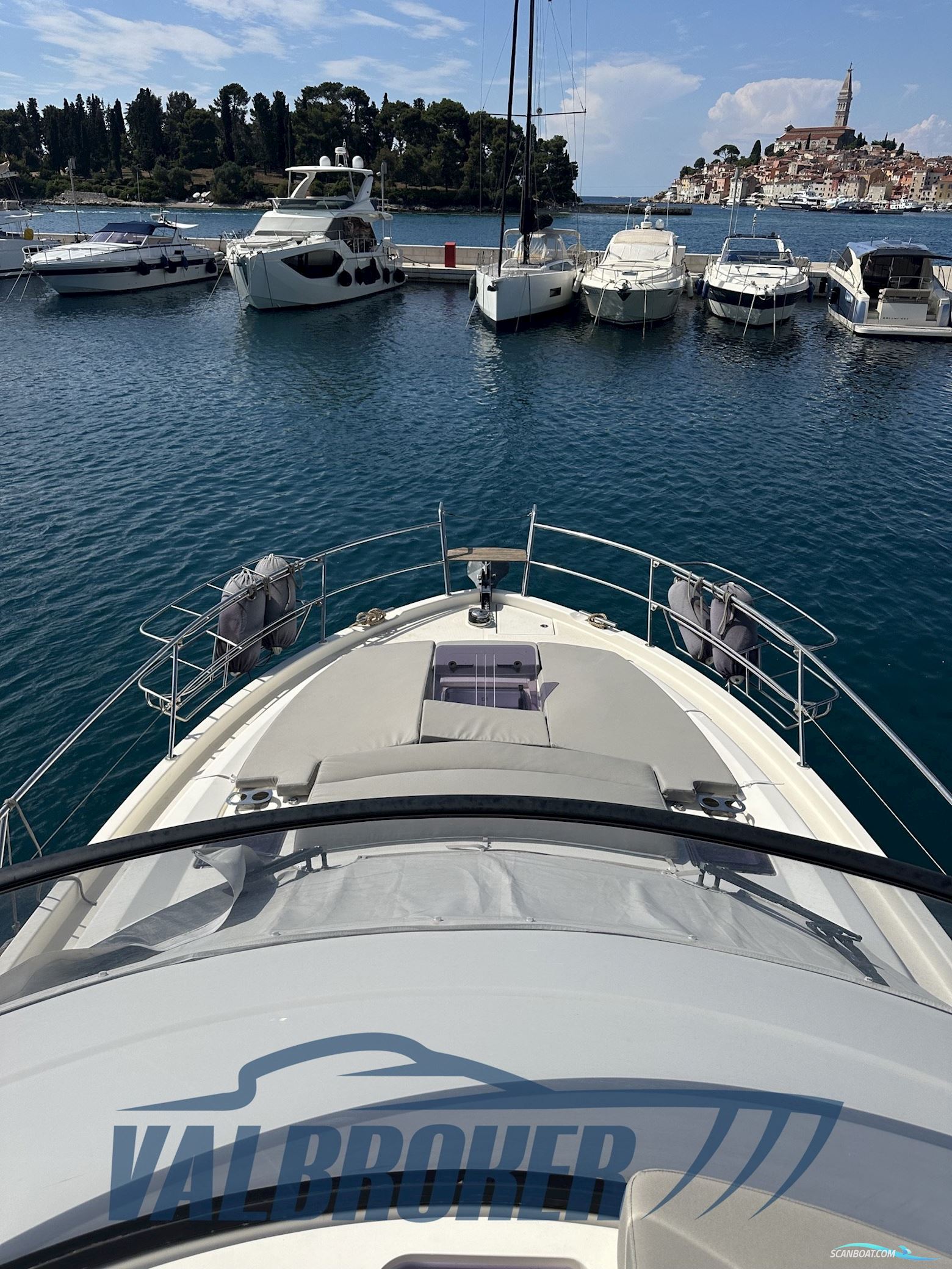 Bavaria Virtess 420 Fly Motorbåt 2017, med Volvo Penta Ips 600 motor, Italien