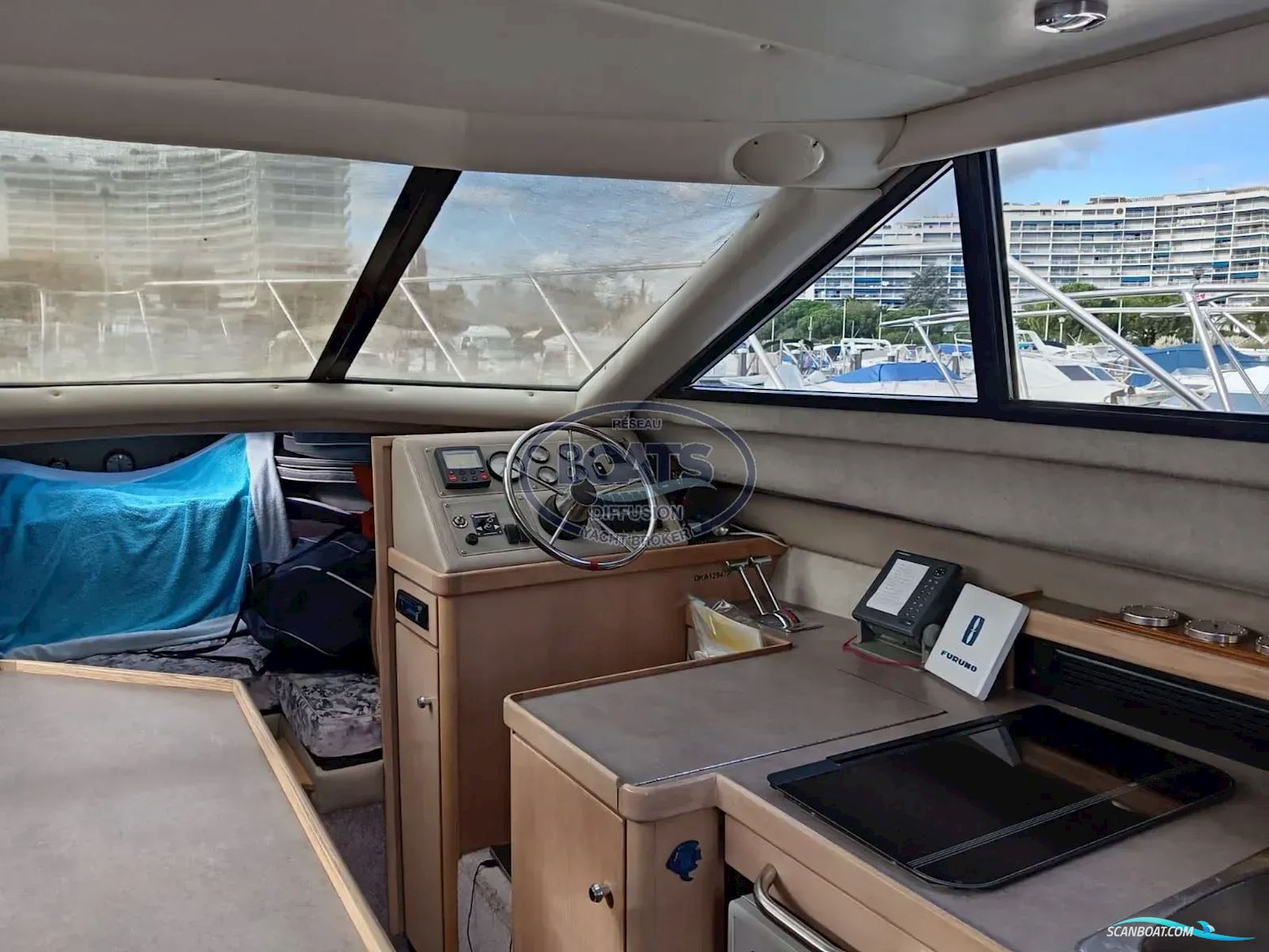 Bayliner  FLY cierra 2858