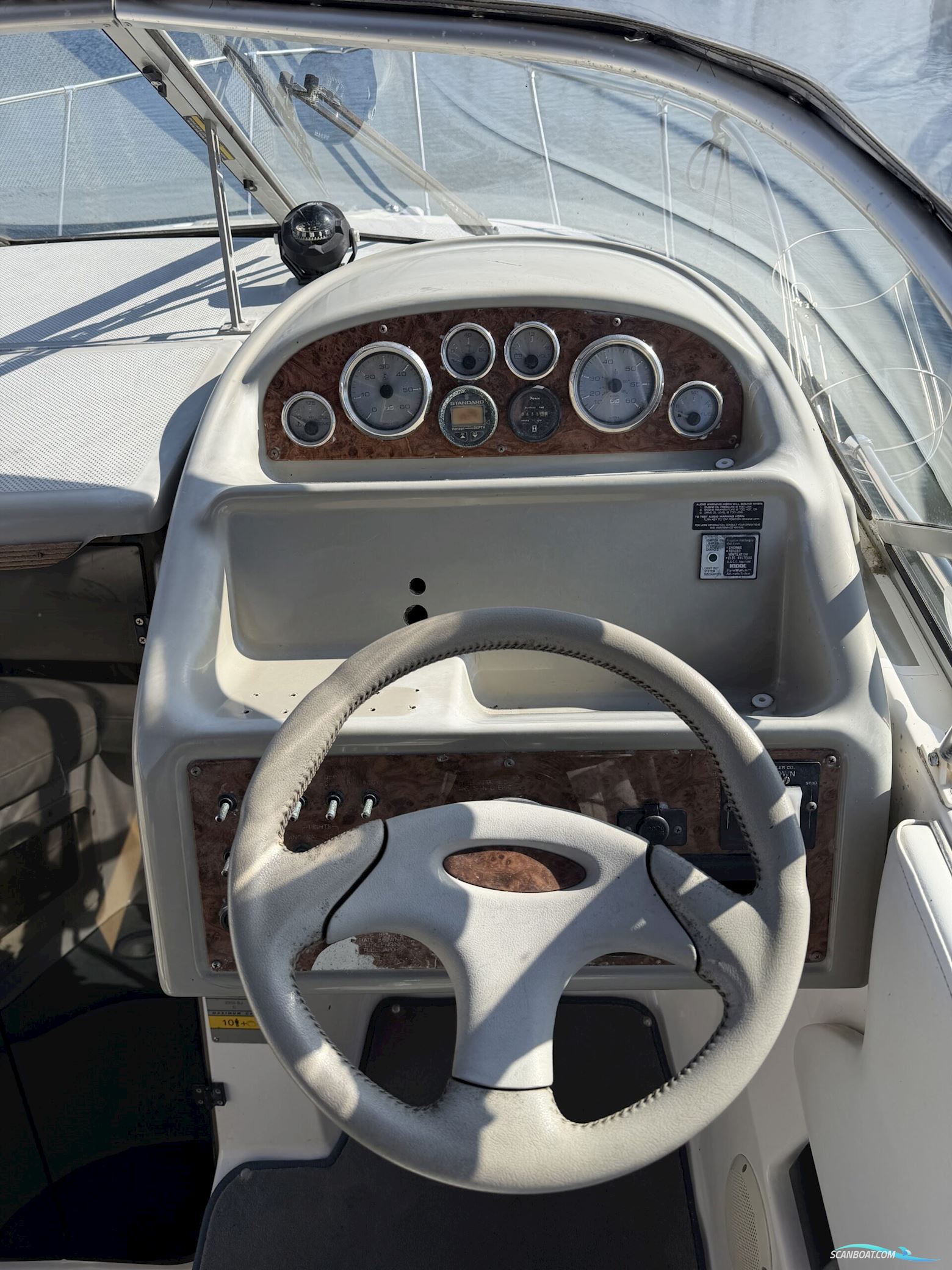 Bayliner 2355 Ciera med ferskvandskølet motor
