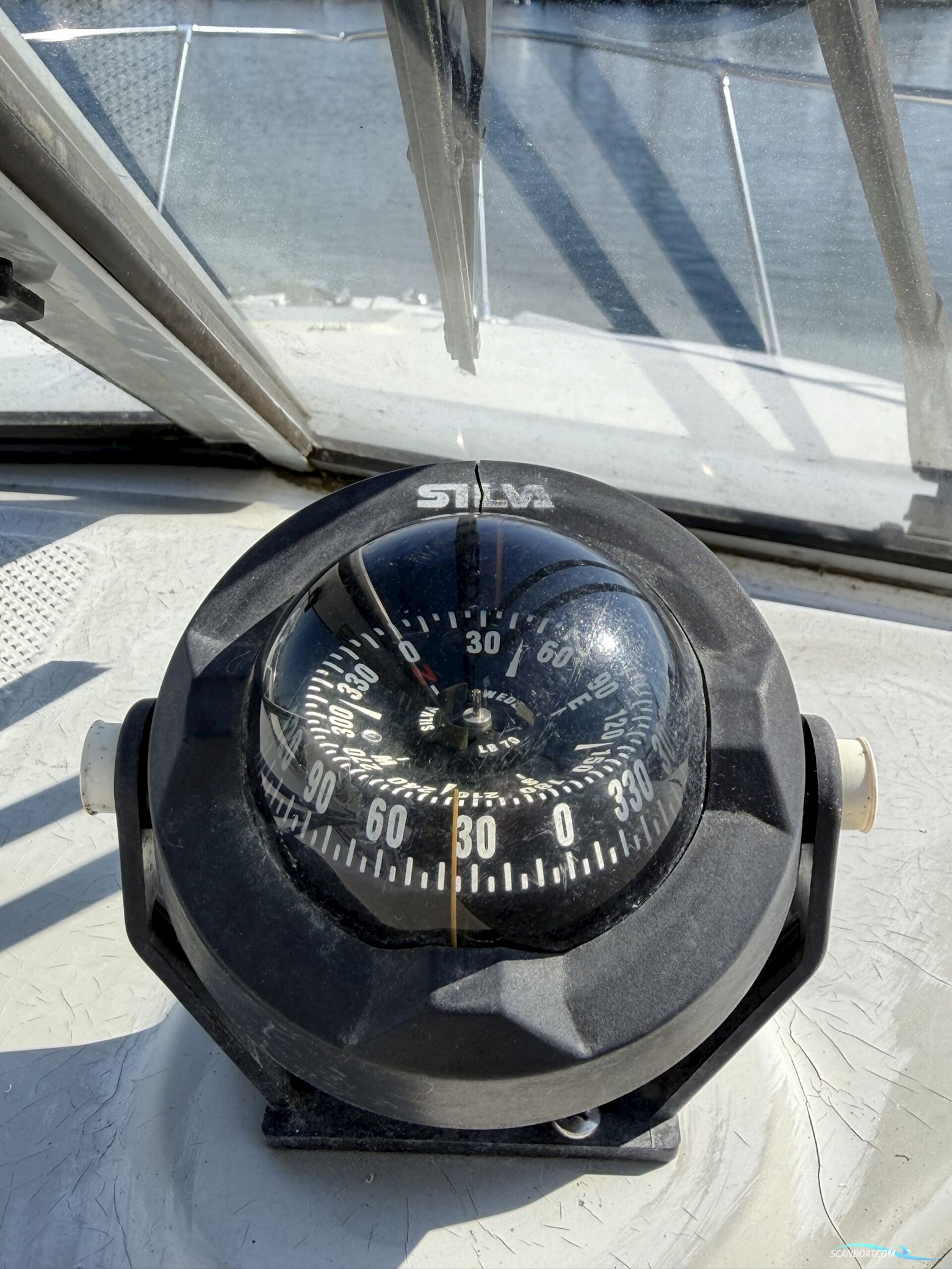 Bayliner 2355 Ciera med ferskvandskølet motor