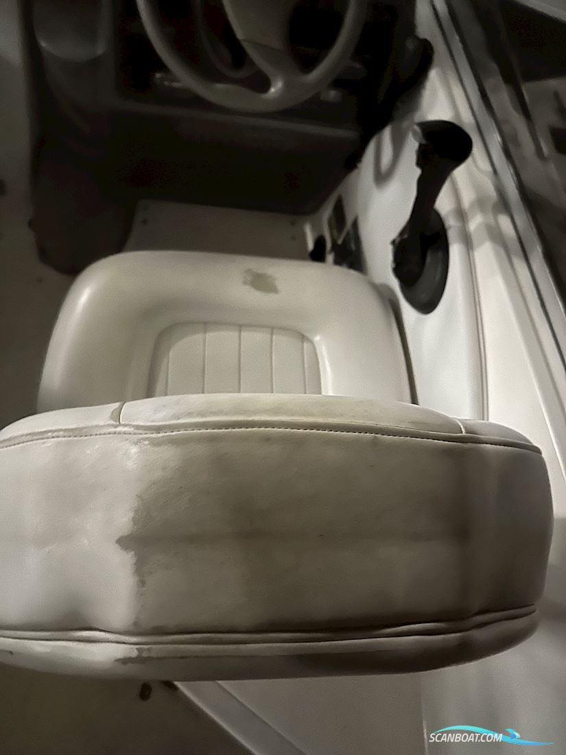 Bayliner 245 Ciera. Projekt båd. 