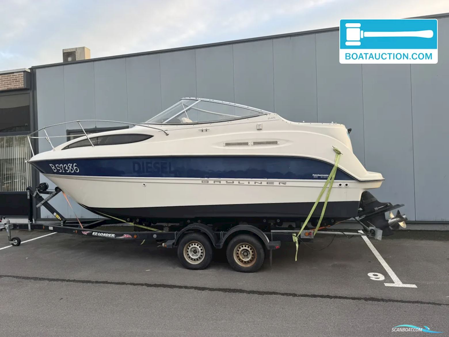 Bayliner 245 Motorbåt 2006, med Mercruiser motor, Belgien