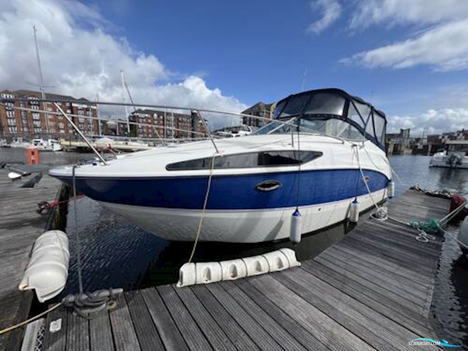 Bayliner 265 Motorbåt 2006, med Mercruiser 5.0MPI motor, England