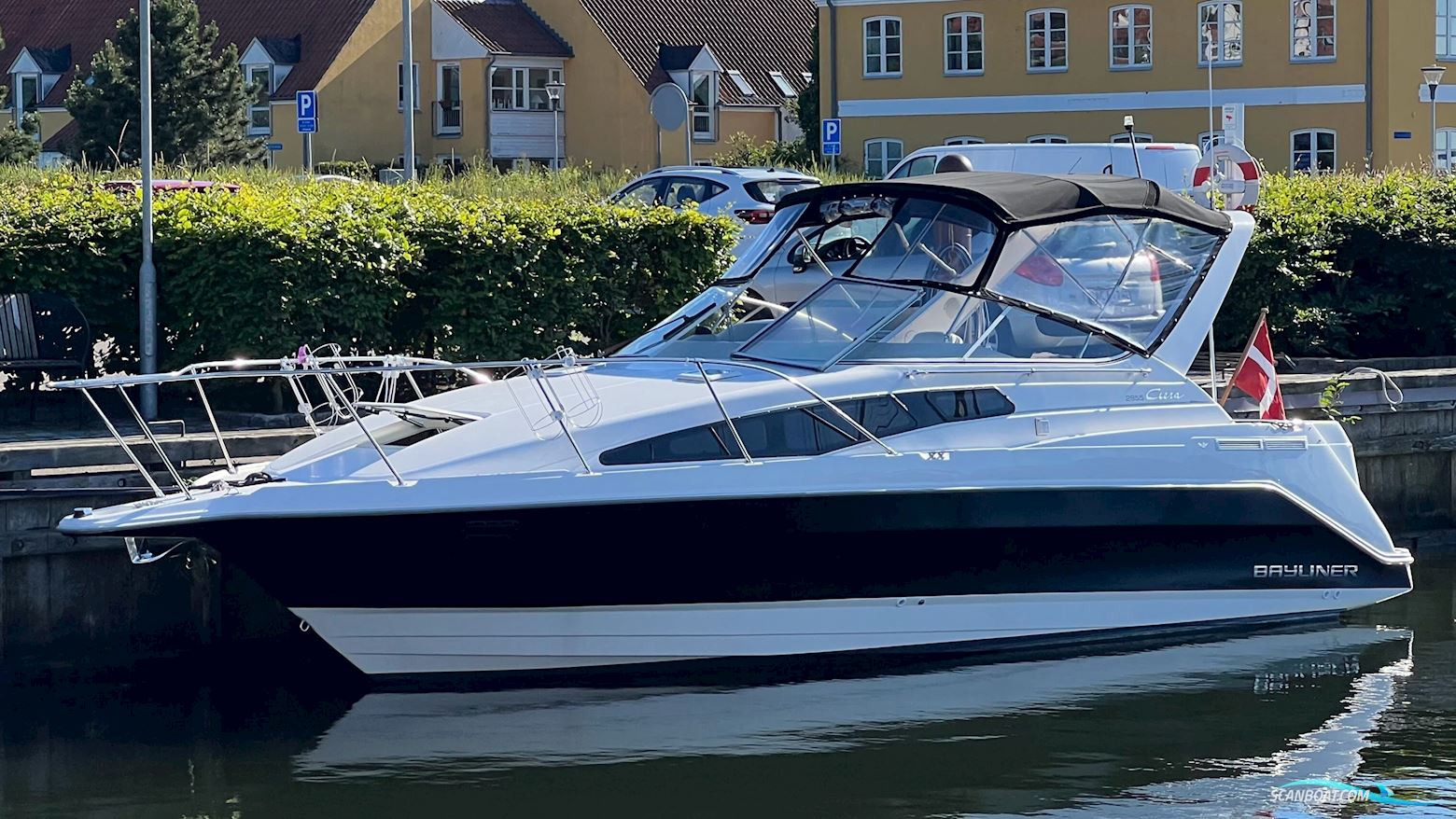 Bayliner 2855 Ciera Sunbridge Motorbåt 1999, med Mercruiser 7,4 MPI motor, Danmark