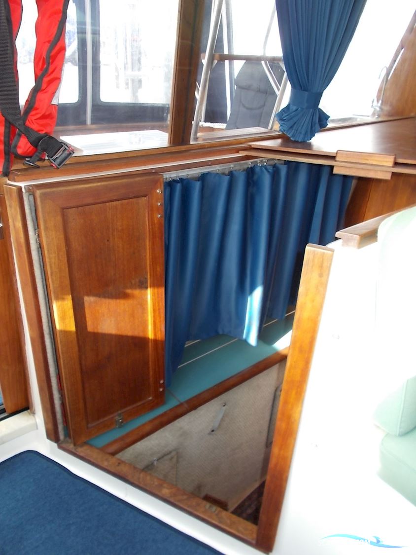 Bayliner 3288 Flybridge Flot Stand