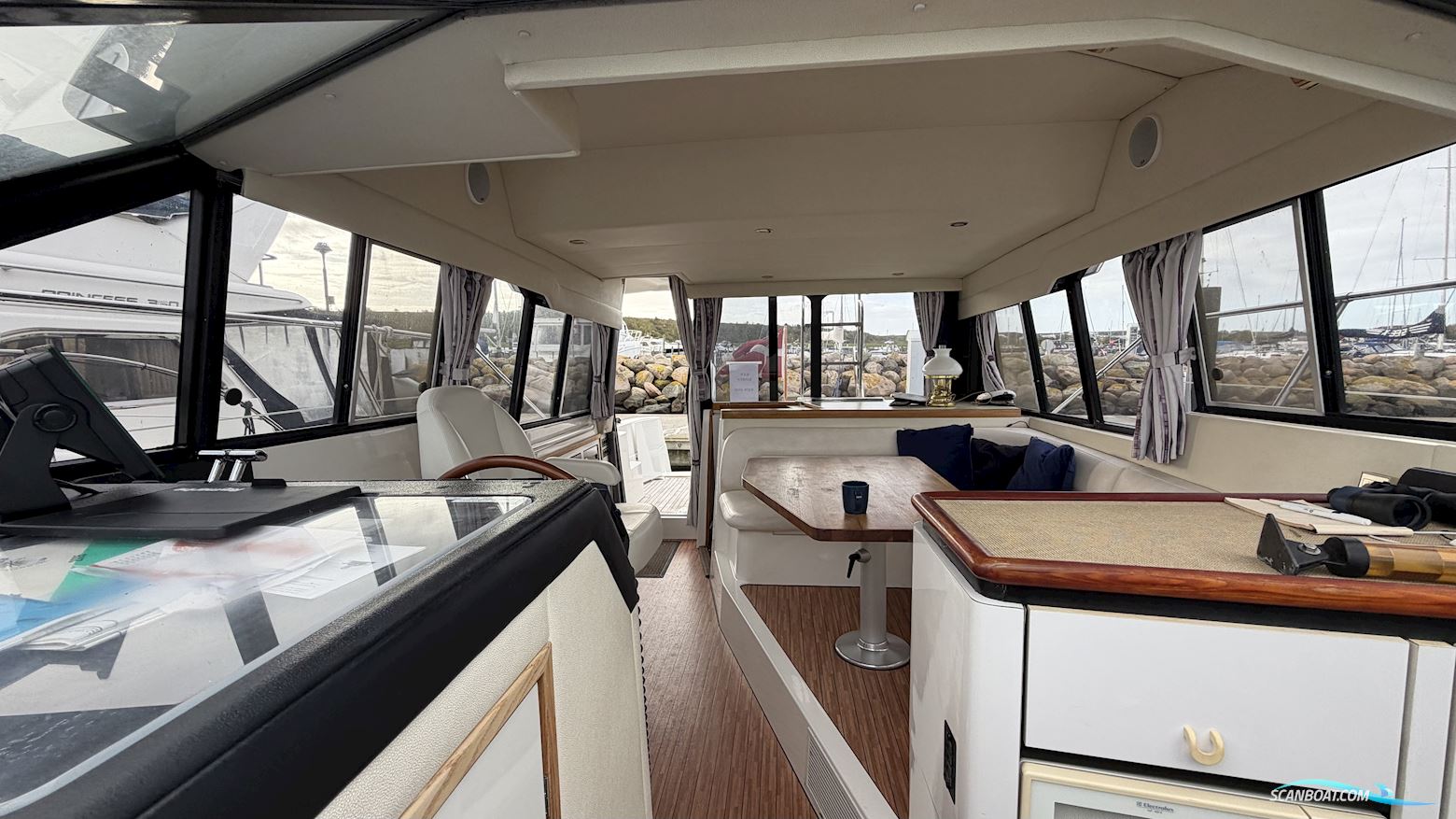 Bayliner 3688 Fly