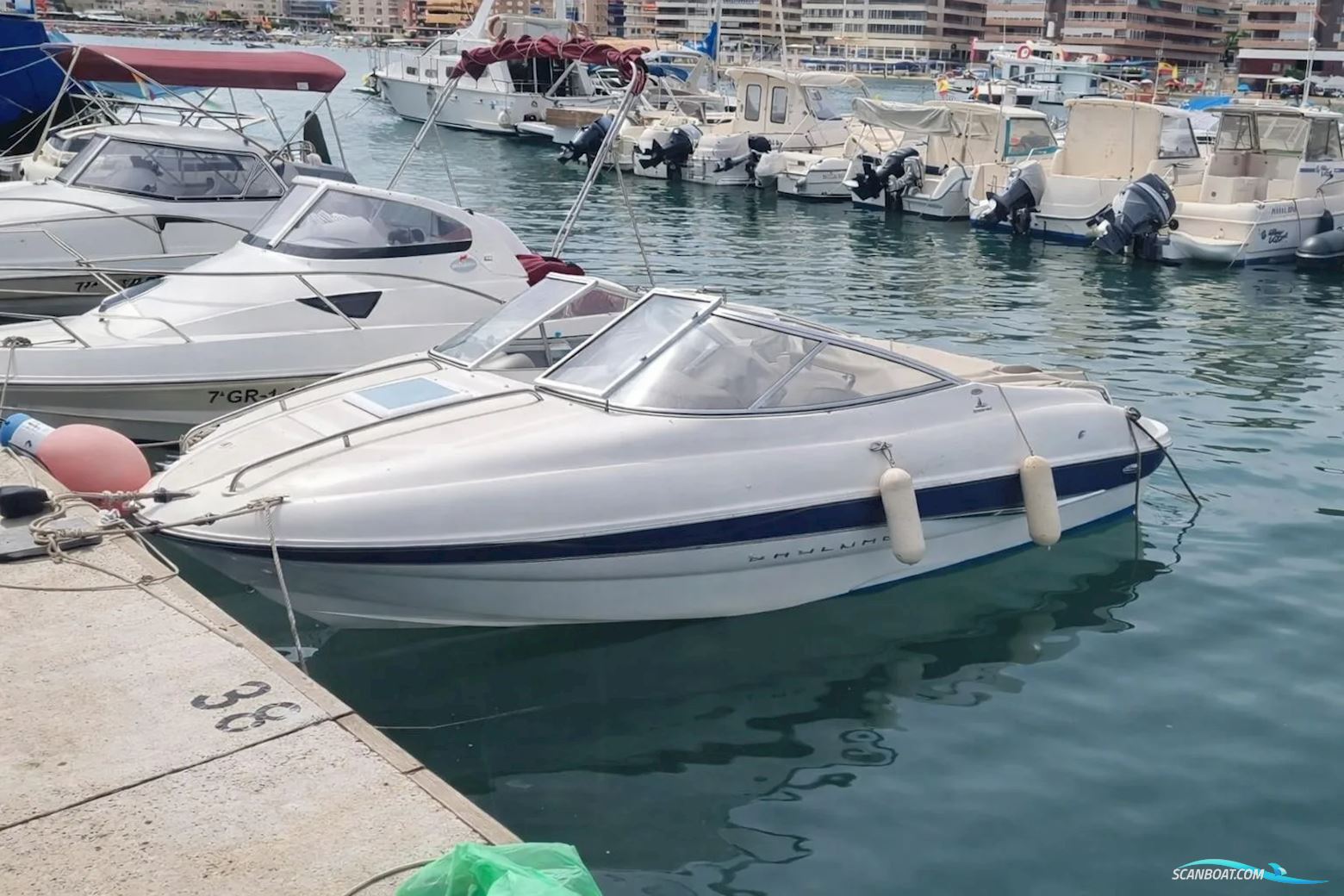 Bayliner 602 Cuddy Motorbåt 2002, med Mercruiser motor, Spanien