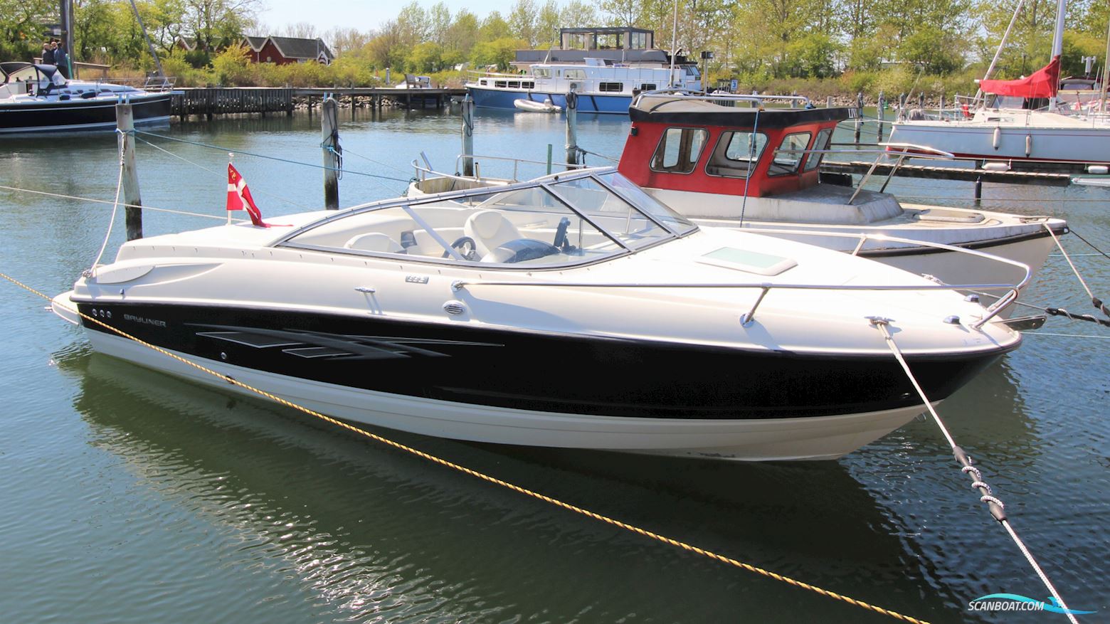 Bayliner 652 Daycruiser Motorbåt 2011, med Mercury MerCruiser motor, Danmark