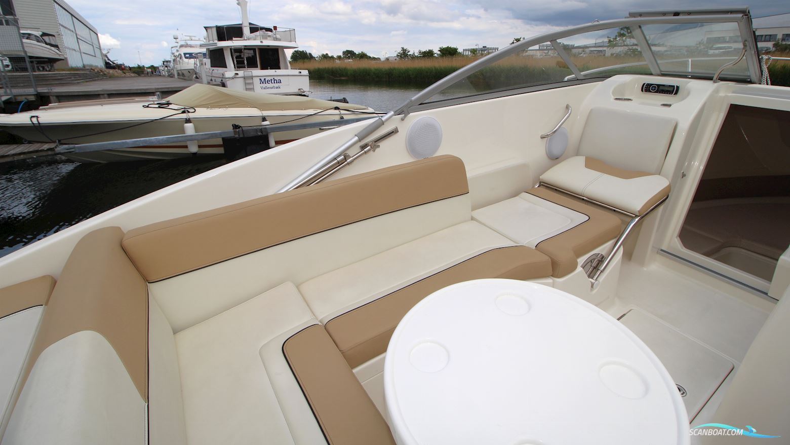 Bayliner 742R Cuddy