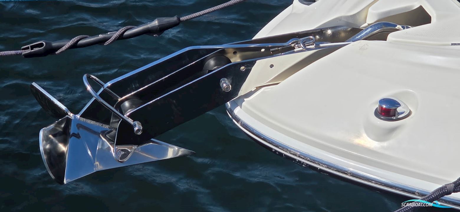 Bayliner 842