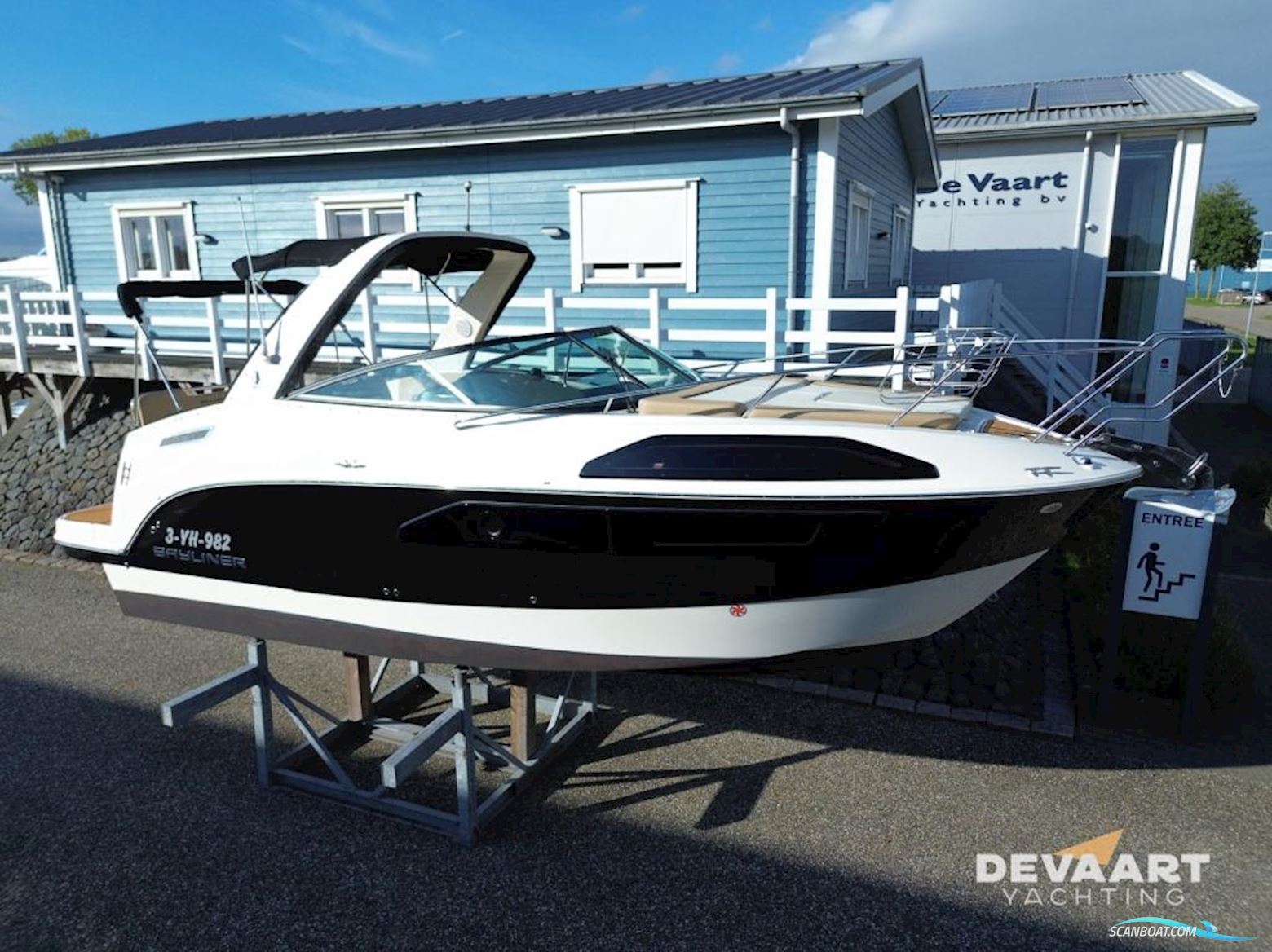 Bayliner Ciera 8 Motorbåt 2022, med Mercruiser motor, Holland