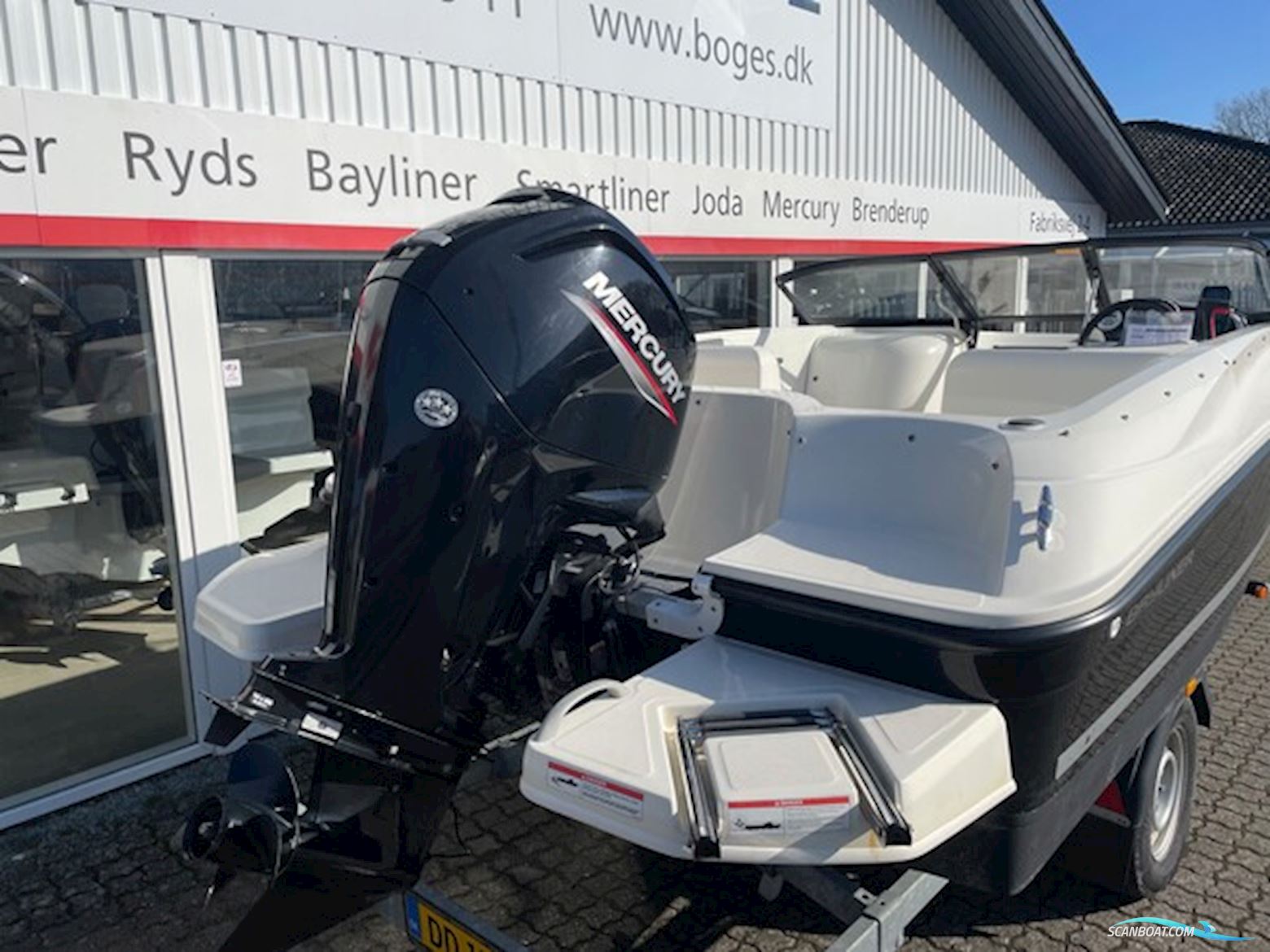 Bayliner E5 Med Mercury F80 Elpt Efi og Brenderup 201300B