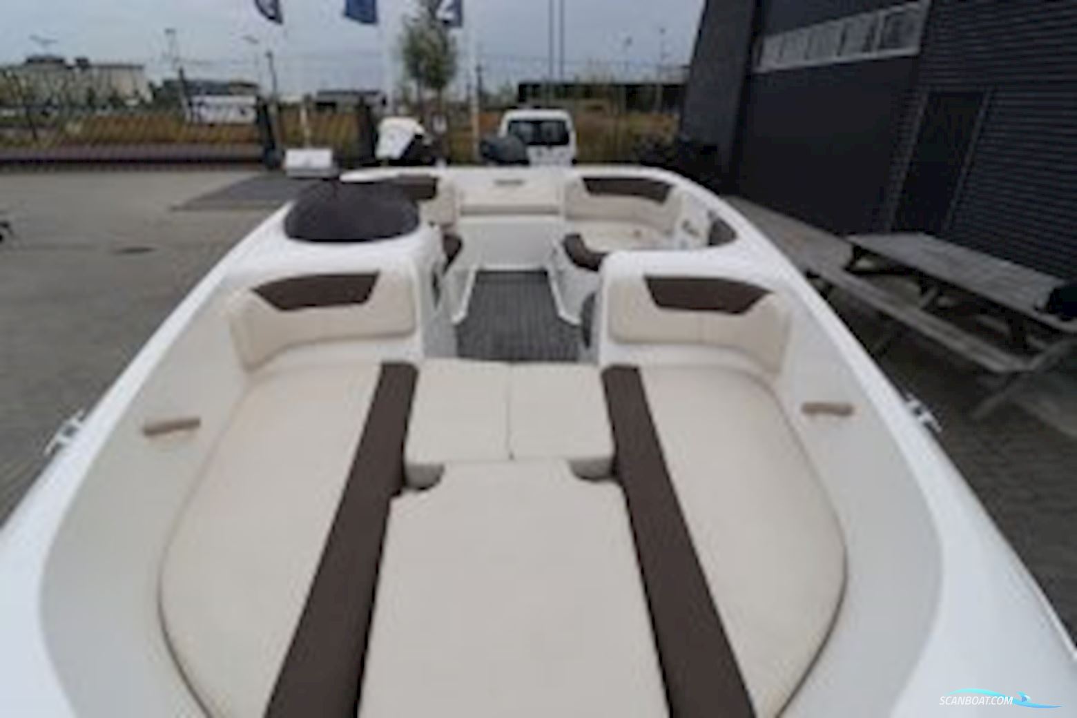 Bayliner Element E-16