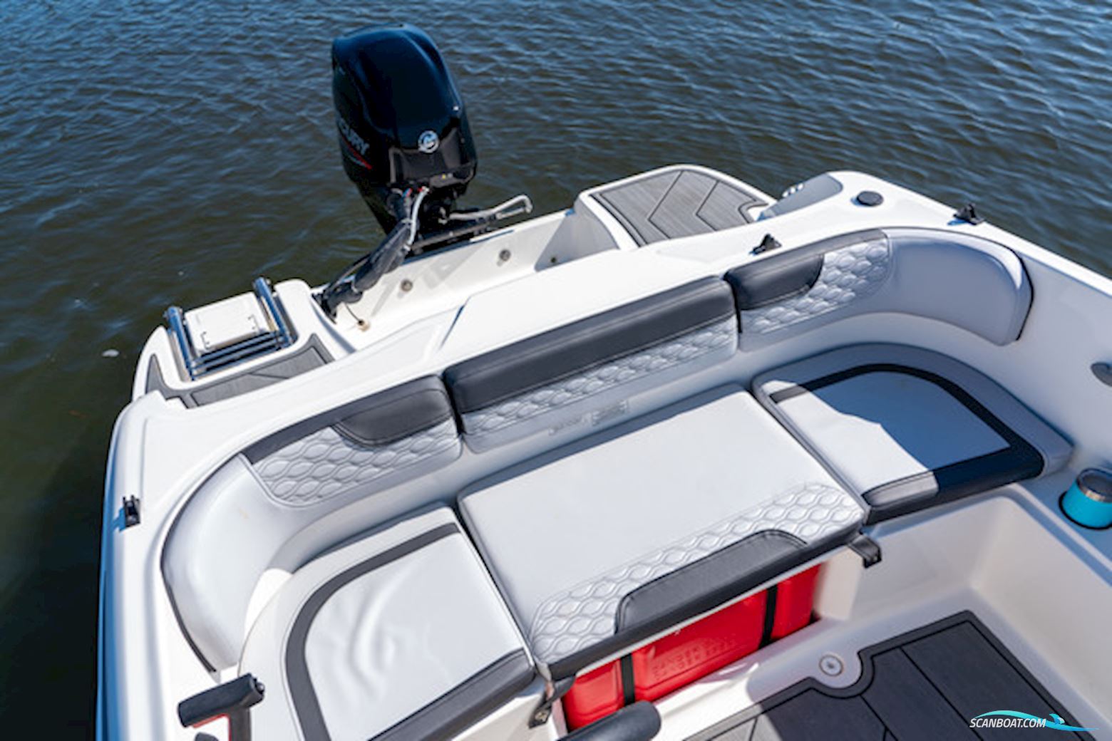 Bayliner M15 med Mercury F60 ELPT-EFI og udstyr