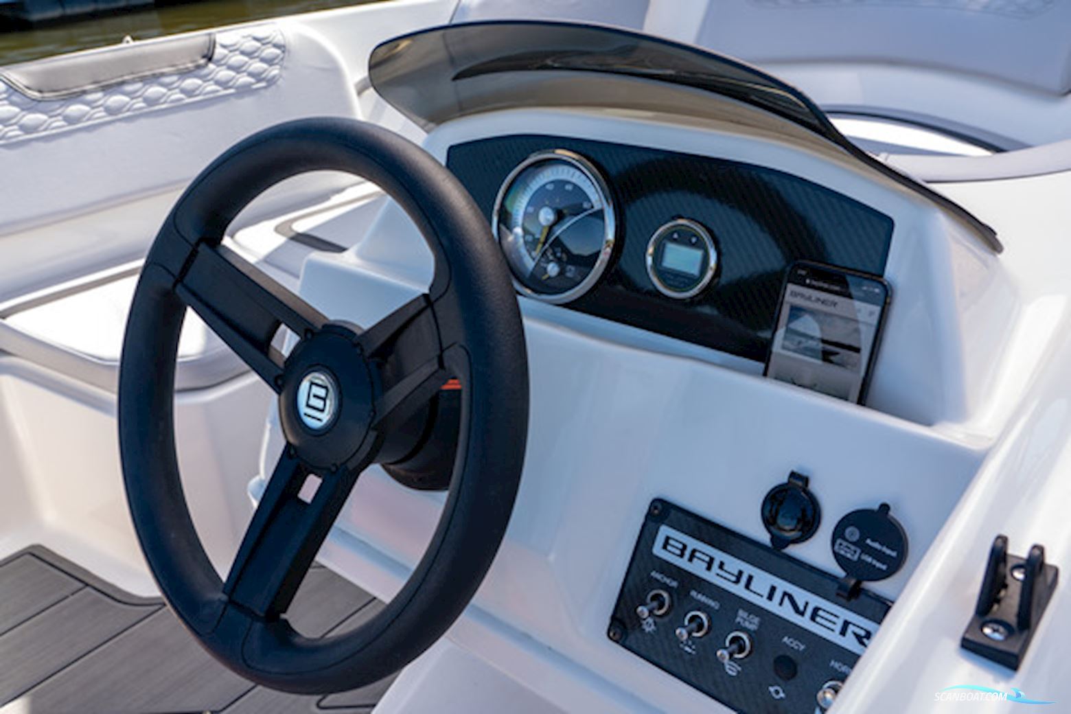 Bayliner M15 med Mercury F60 ELPT-EFI og udstyr