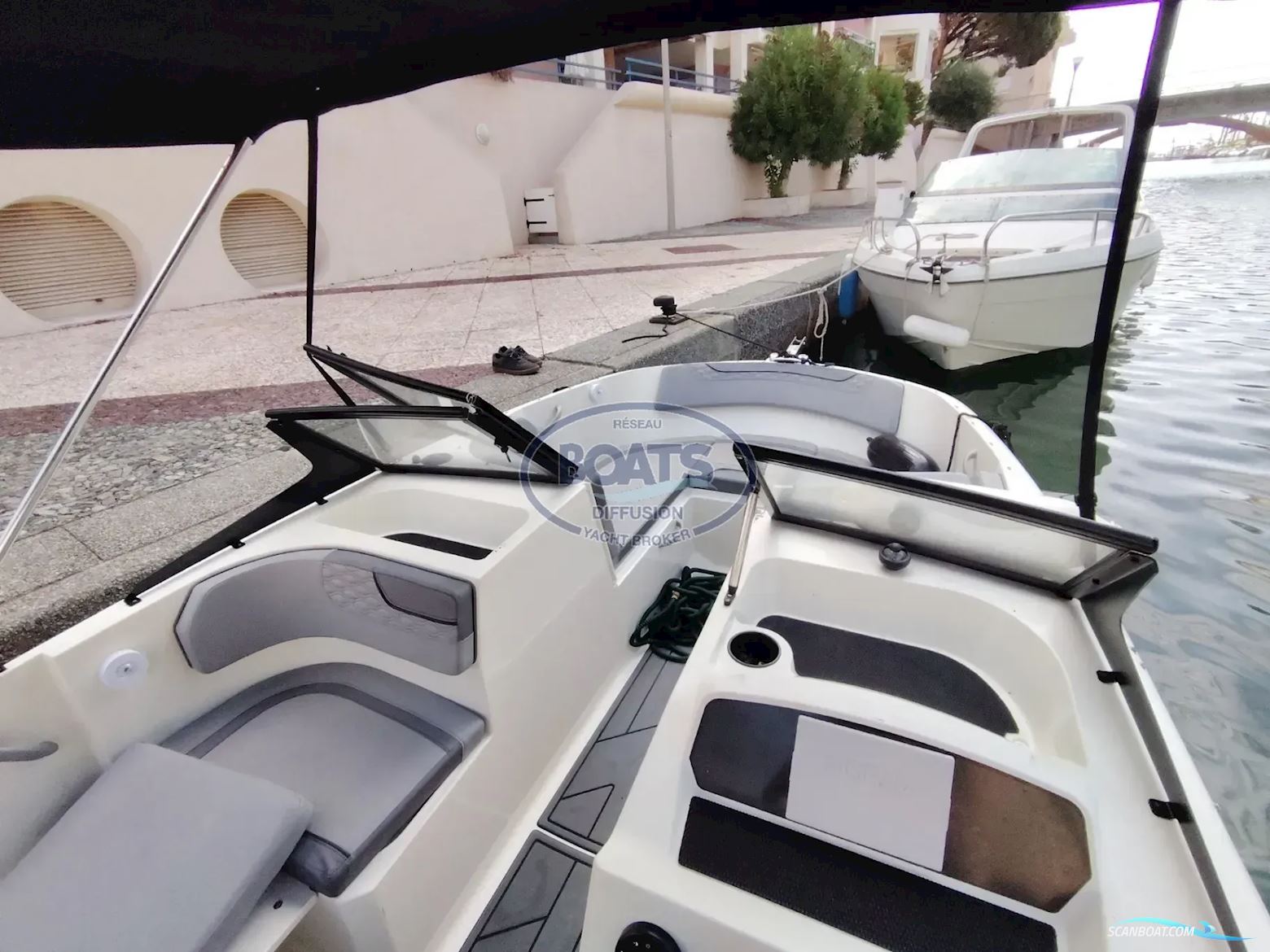 Bayliner M17