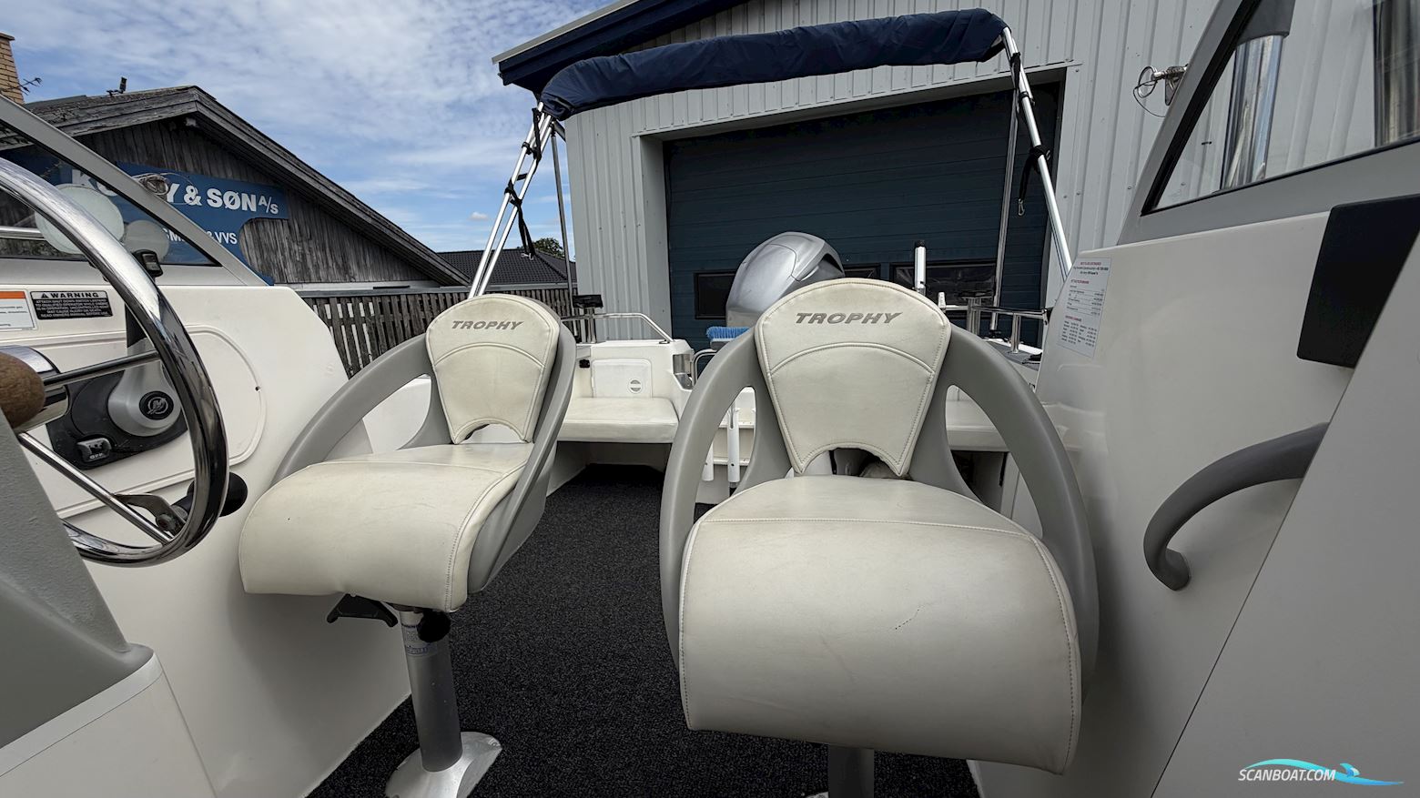 Bayliner Trophy