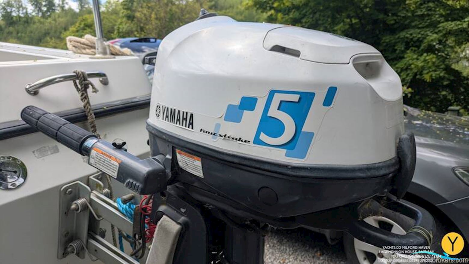 Bayliner Trophy Walkaround 2102