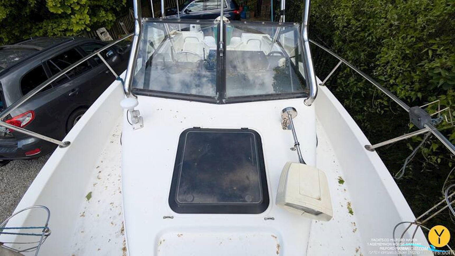 Bayliner Trophy Walkaround 2102