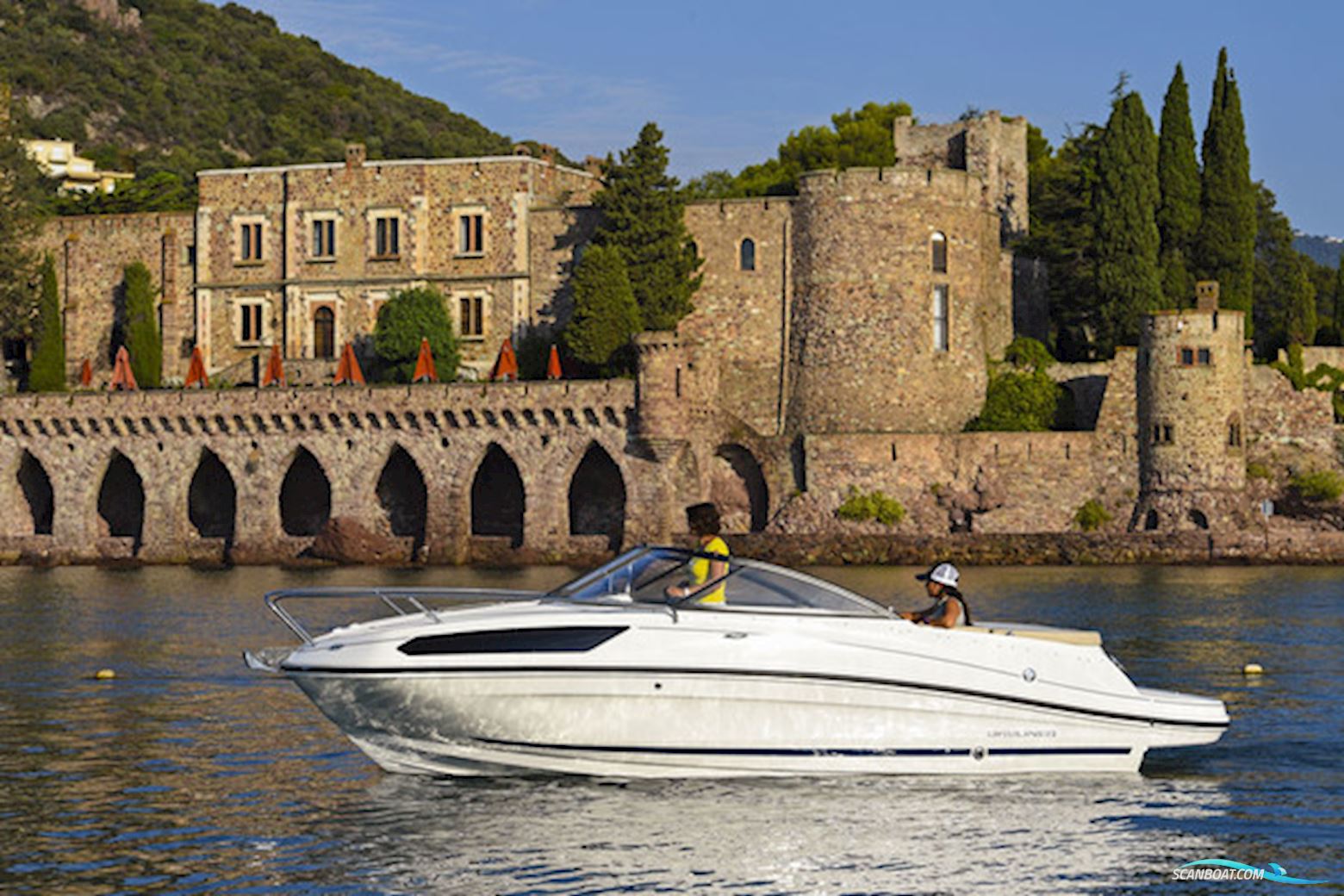 Bayliner VR5 Cuddy med Mercruiser sterndrive