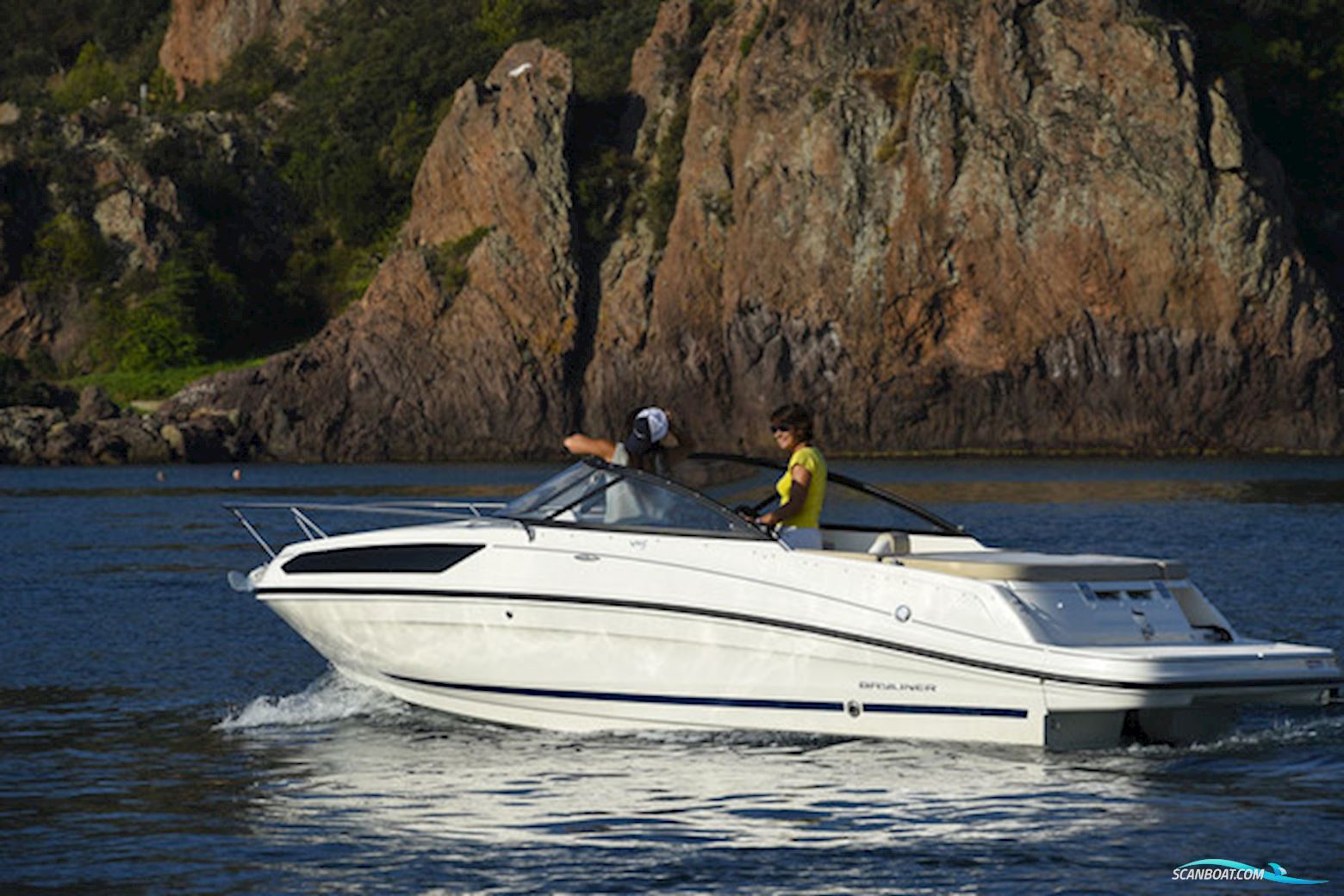Bayliner VR5 Cuddy med Mercruiser sterndrive