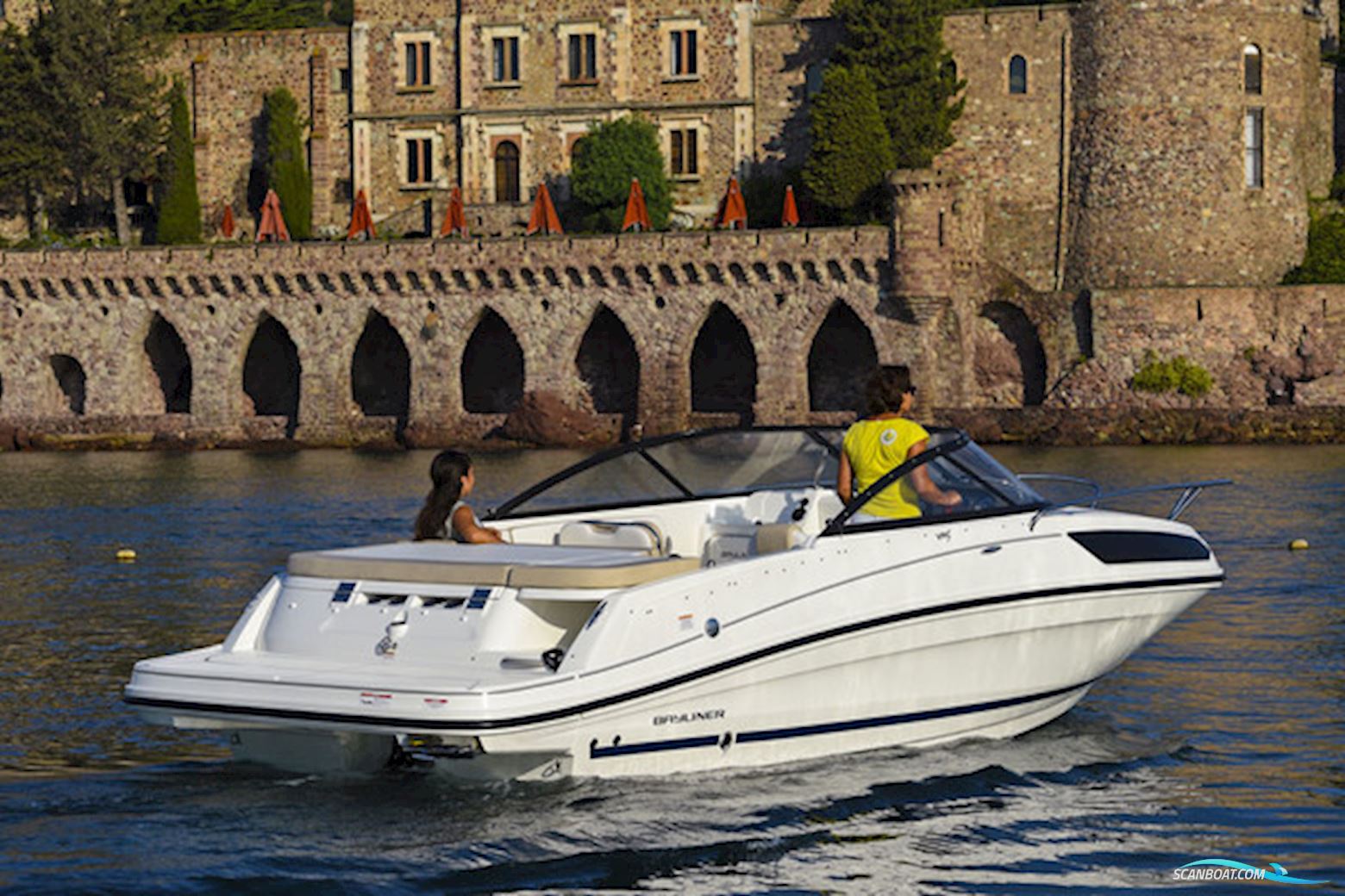 Bayliner VR5 Cuddy med Mercruiser sterndrive