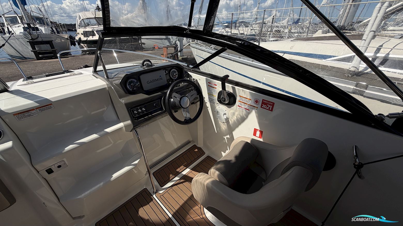 Bayliner VR5 Cuddy