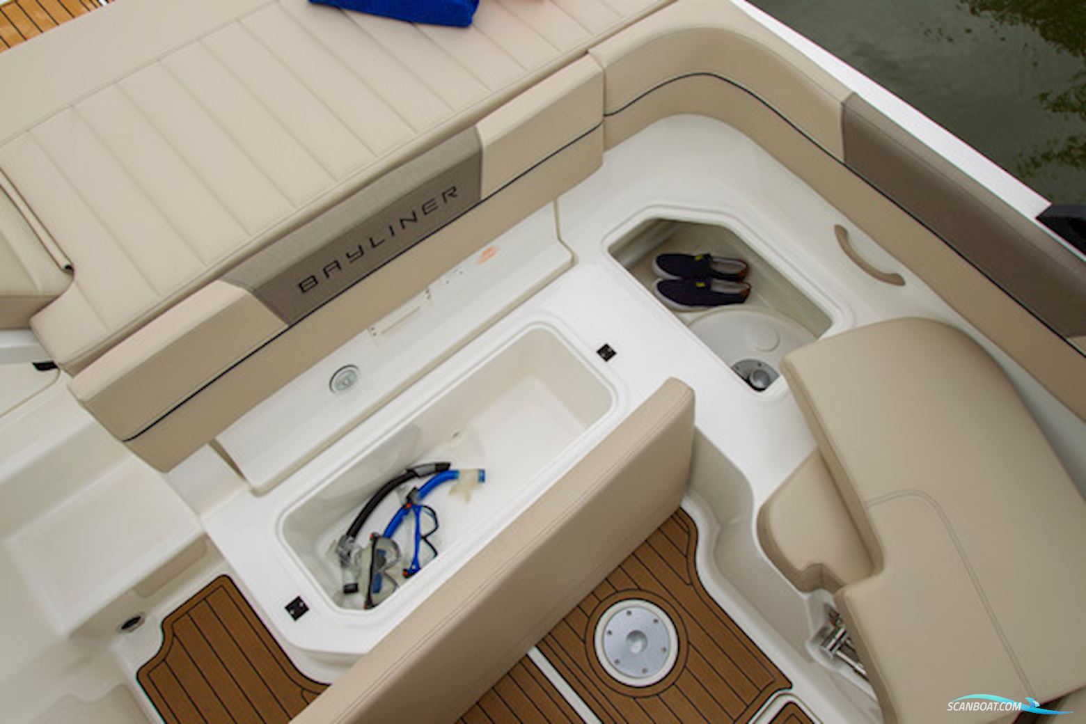 Bayliner VR5 med MerCruiser sterndrive