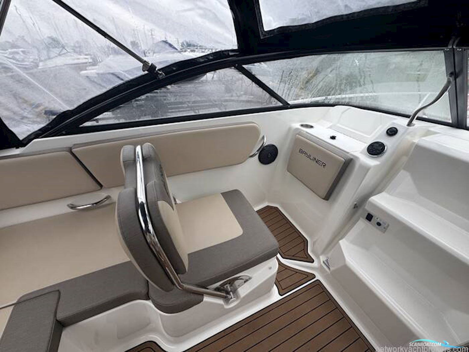 Bayliner VR5