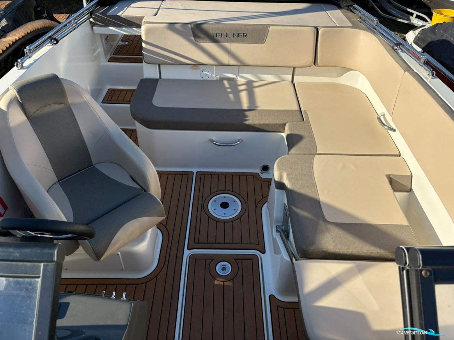 Bayliner VR5