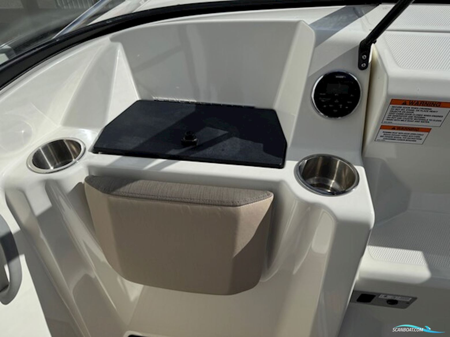 Bayliner VR6 Cuddy med F200 Mercury-EFI 4 takt DS XL V6 3,4L - Anvisningssalg.