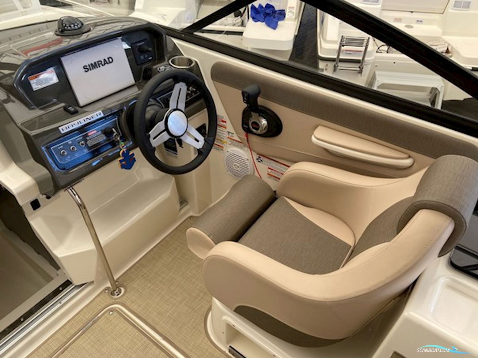 Bayliner VR6 Cuddy, MerCruiser 6,2 MPI...