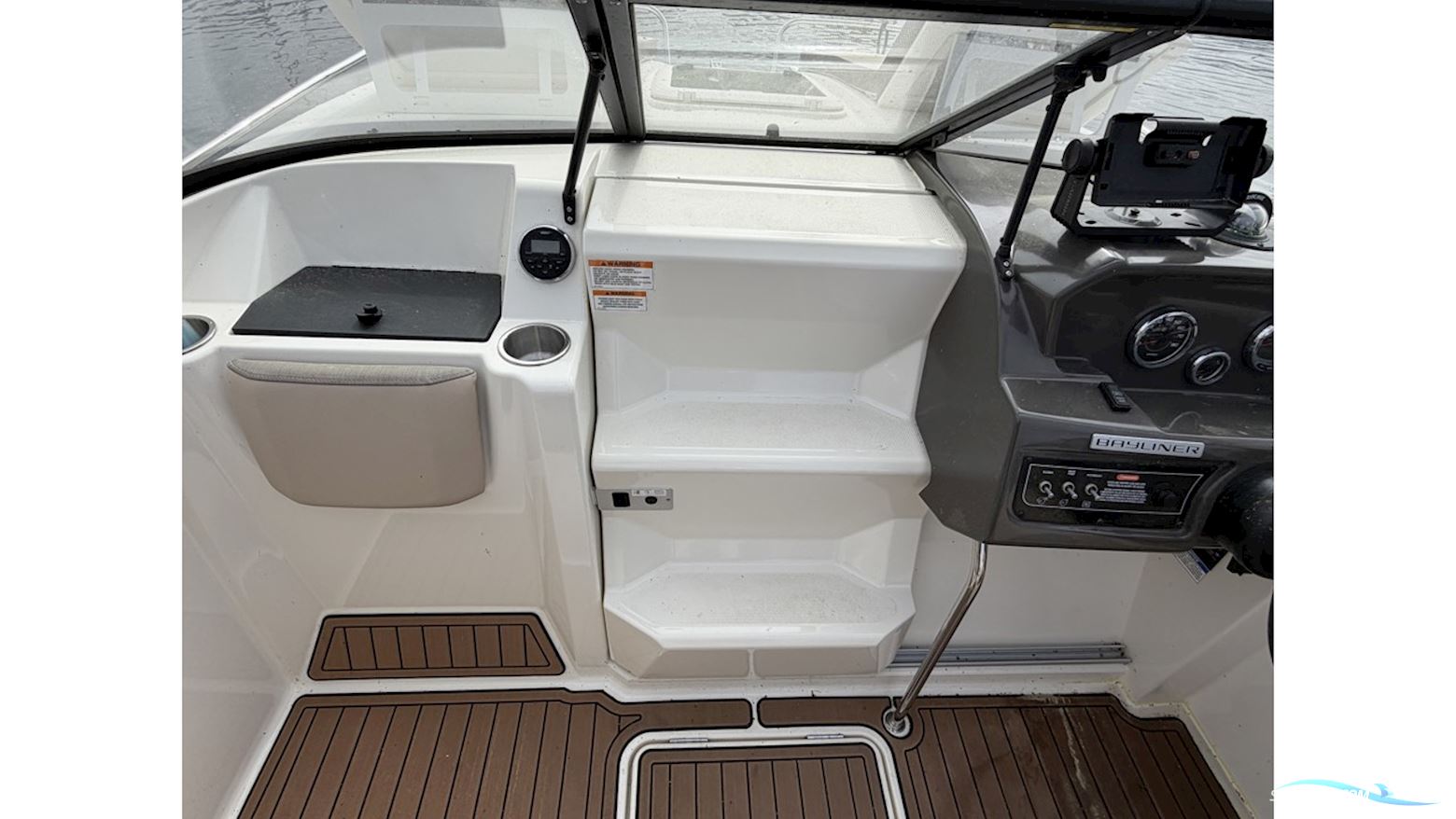 Bayliner VR6 Cuddy