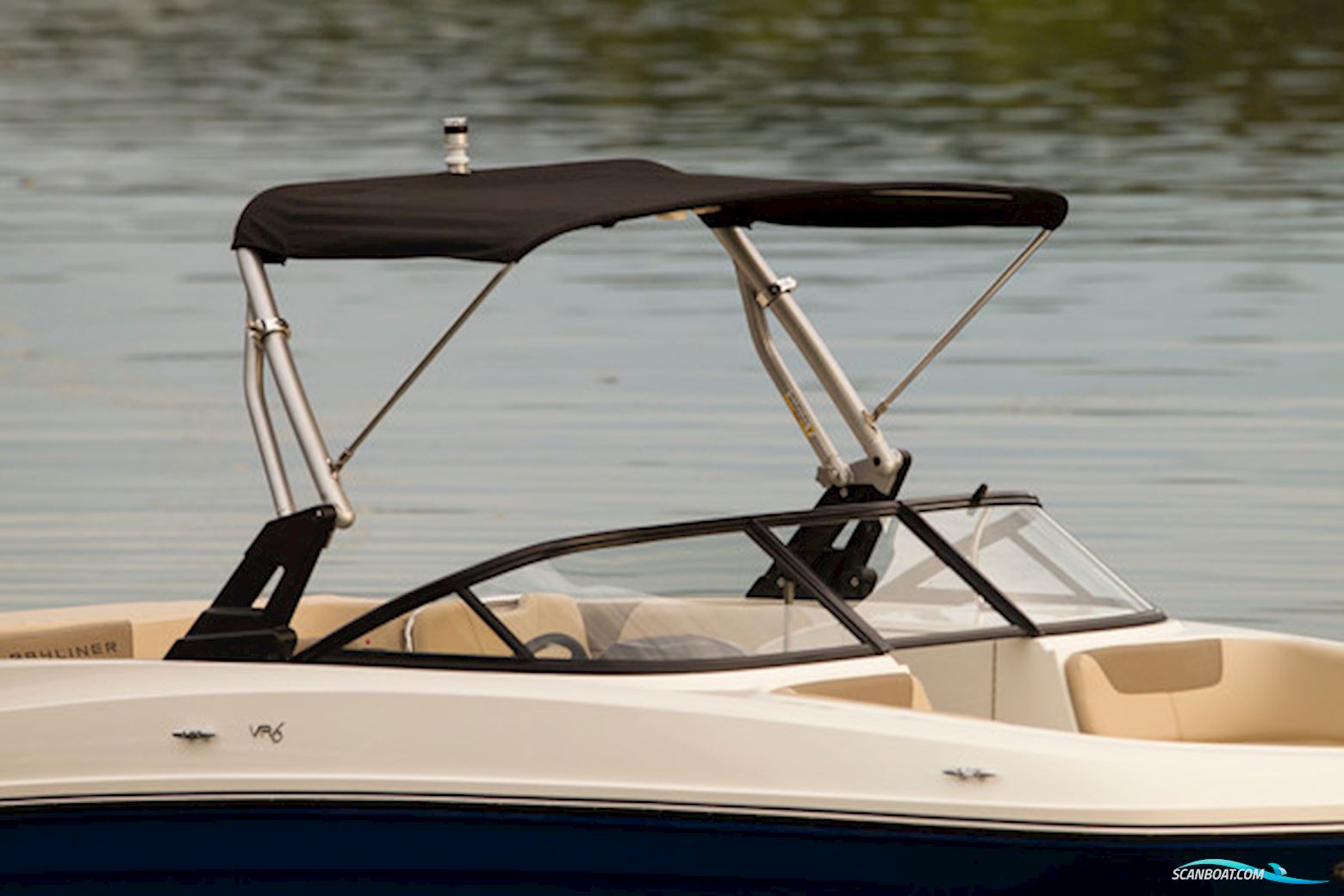 Bayliner VR6 med MerCruiser sterndrive