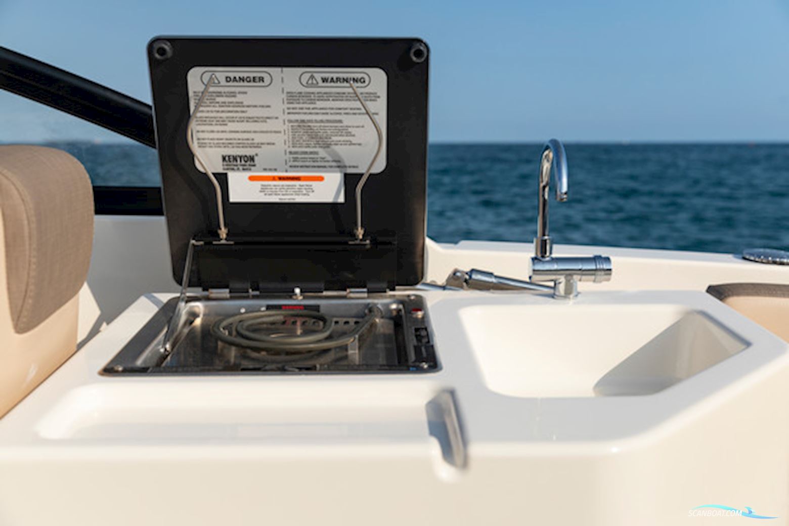 Bayliner VR6 OB Cuddy