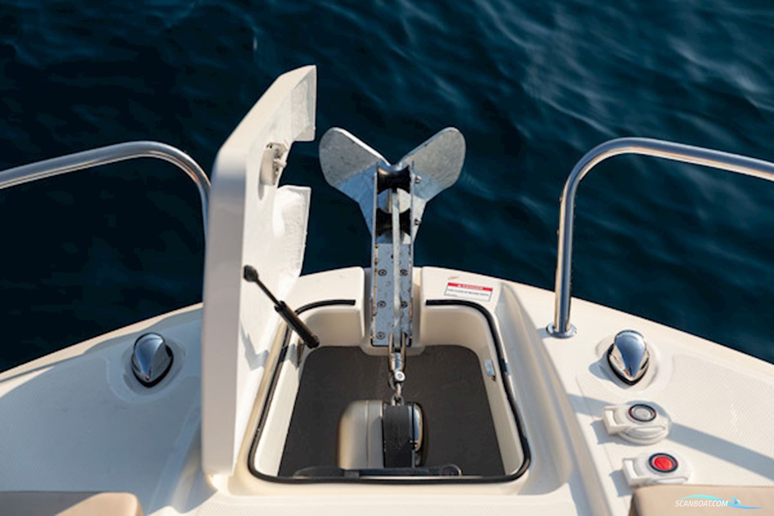 Bayliner VR6 OB Cuddy