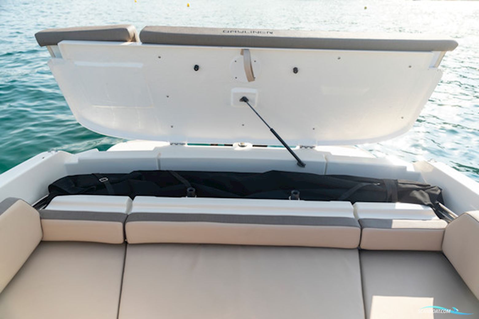 Bayliner VR6 OB Cuddy