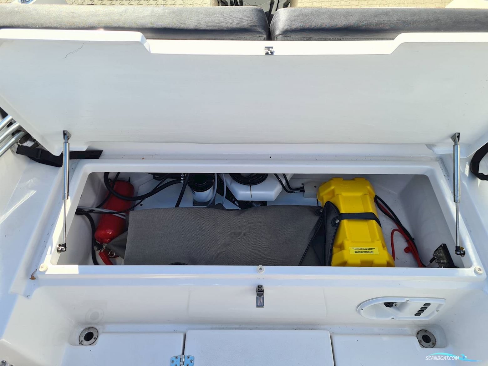 Bella 500 BR - 80 HK Mercury/Udstyr