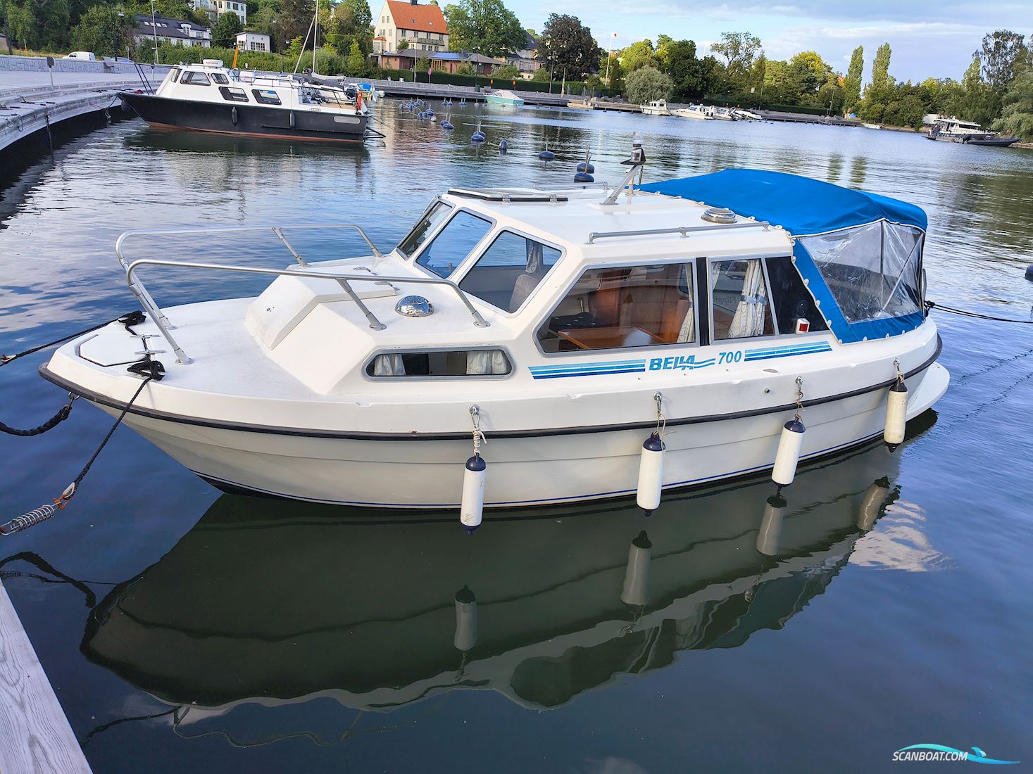 Bella 700