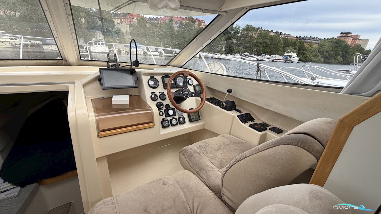 Bella Falcon Falcon 35