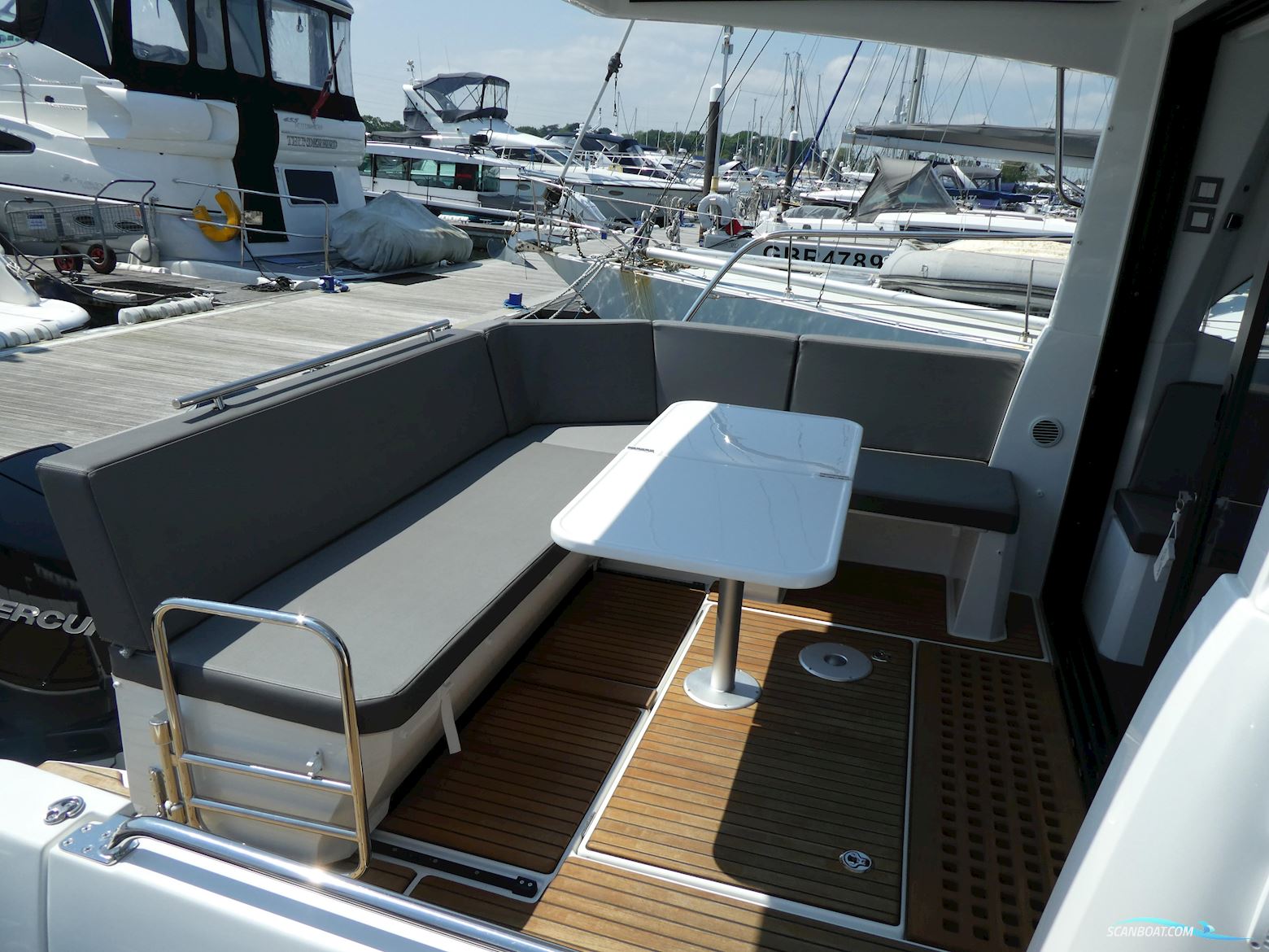 Beneteau Antares 11 OB - (Seakeeper)