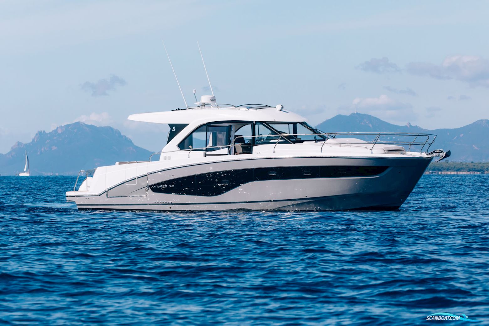 Beneteau Antares 12 Coupé