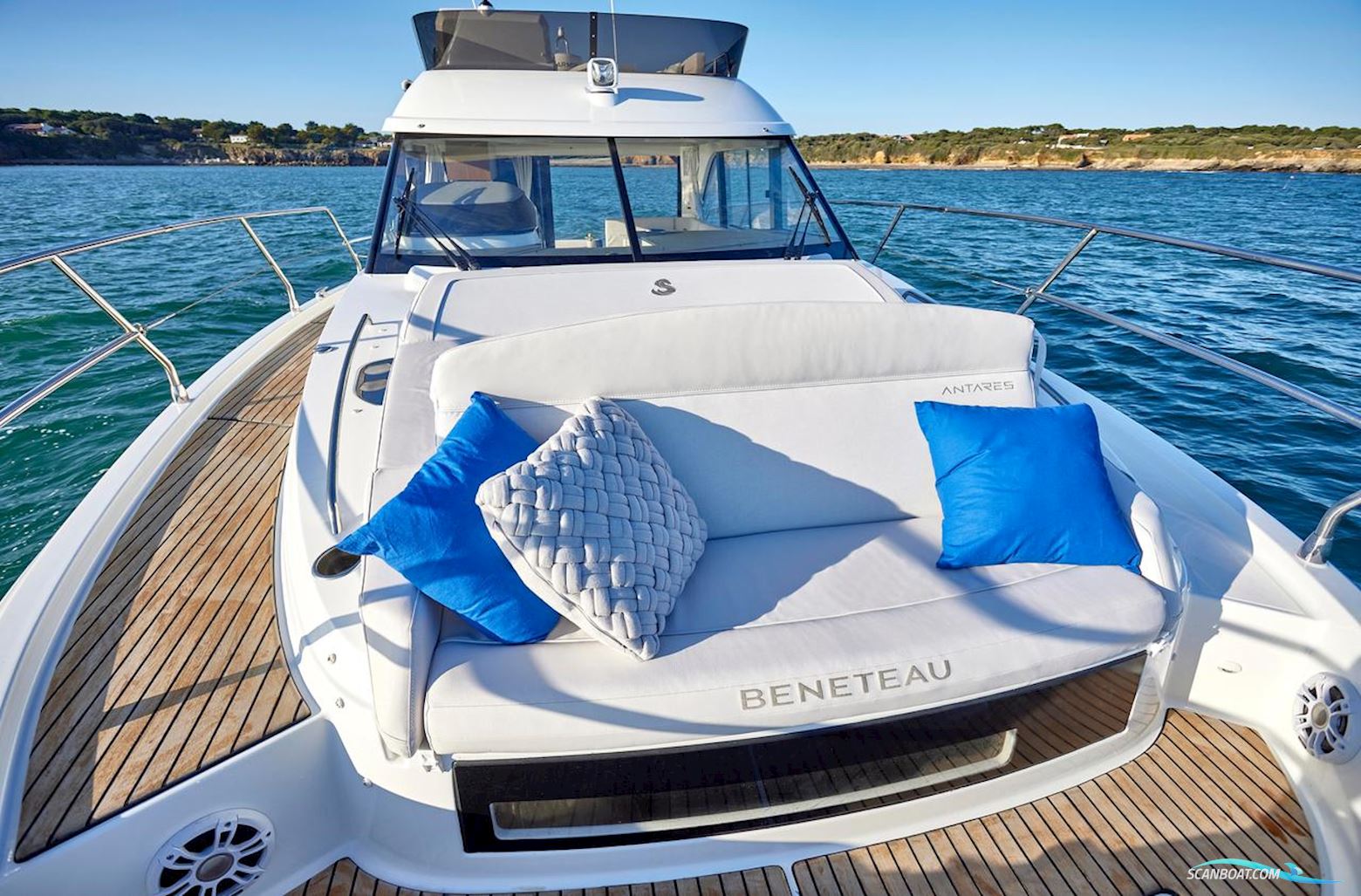 Beneteau Antares 12