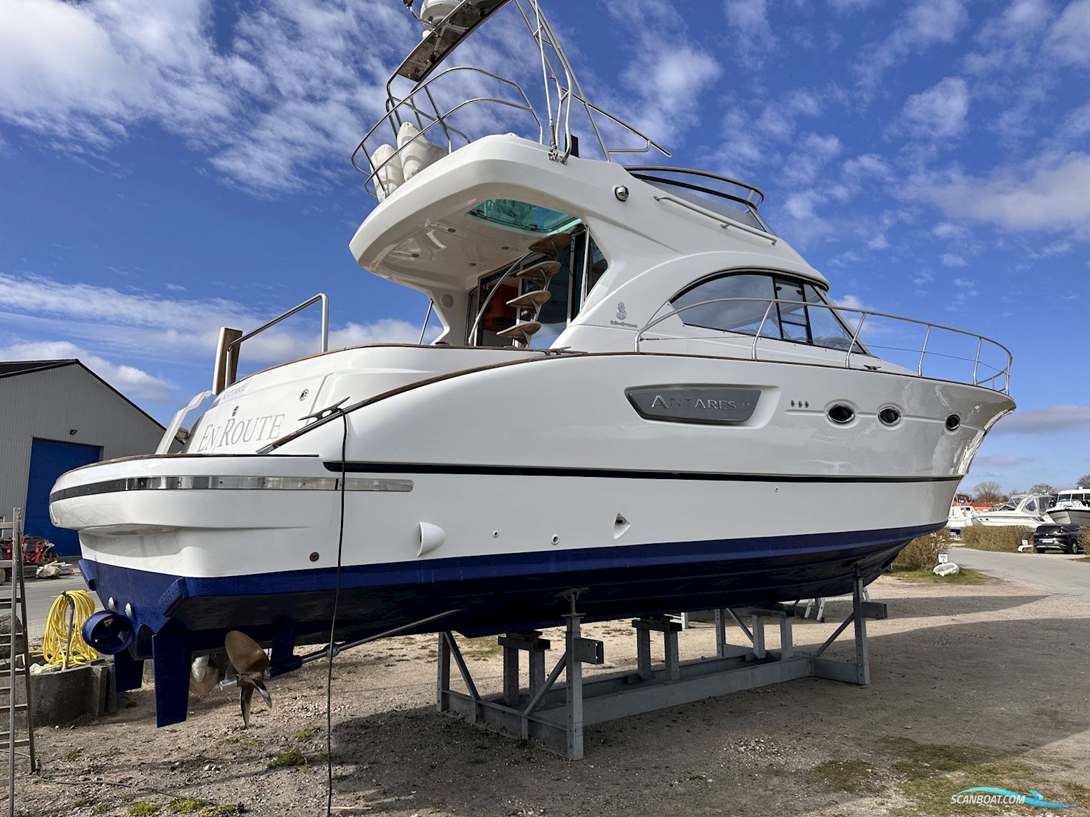 Bénéteau Antares 12