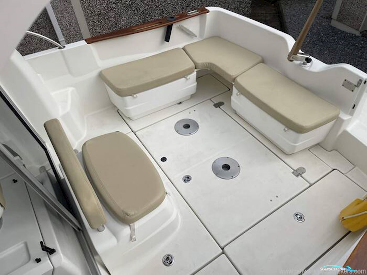 Beneteau Antares 7