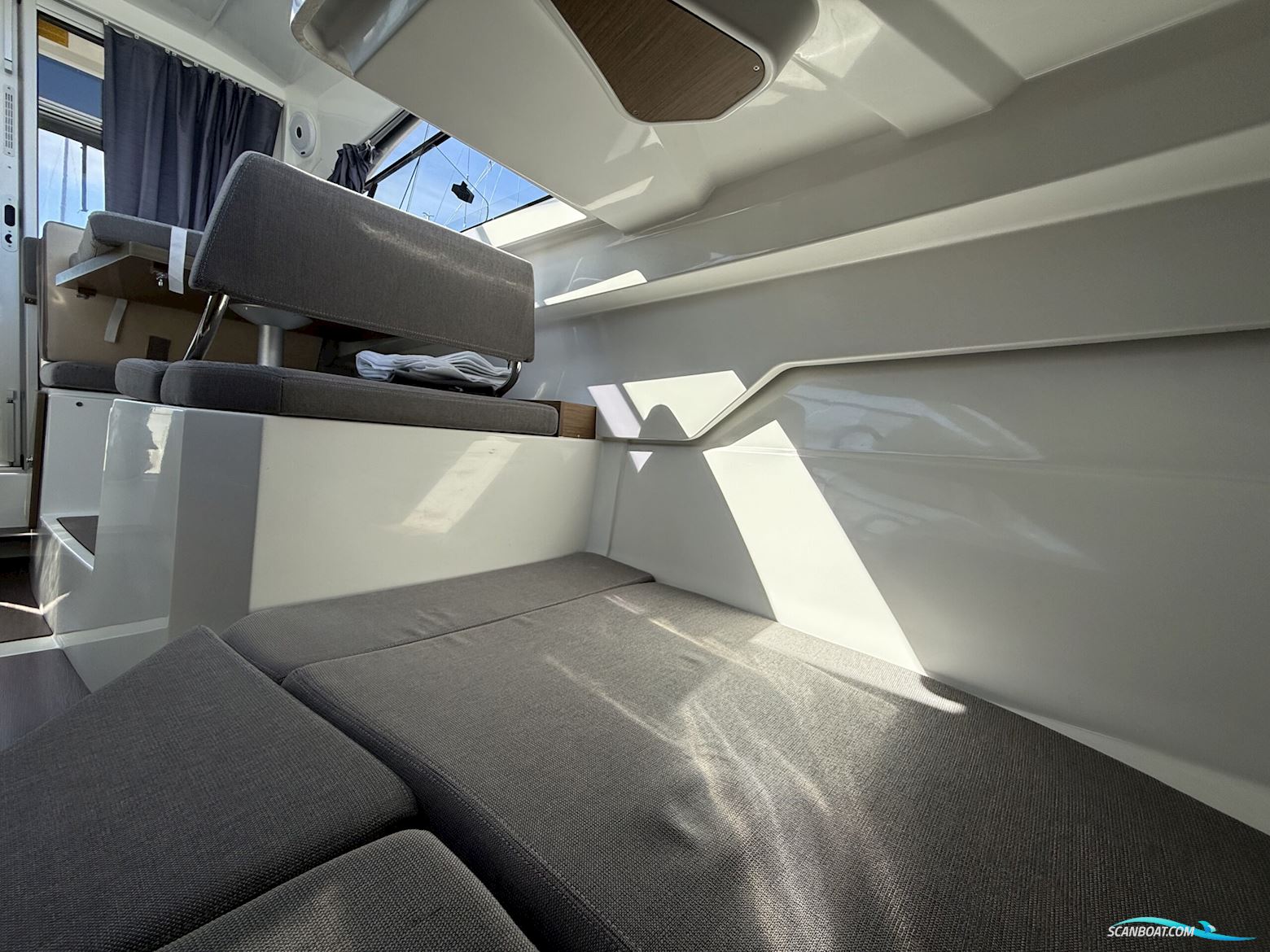 Beneteau Antares 7