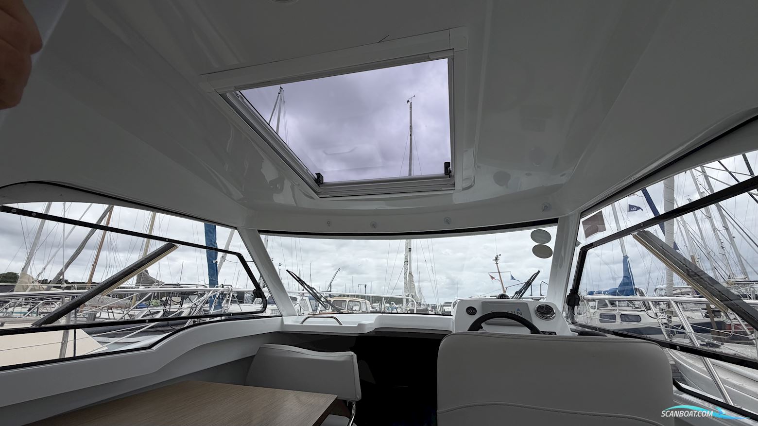 Beneteau Antares 7